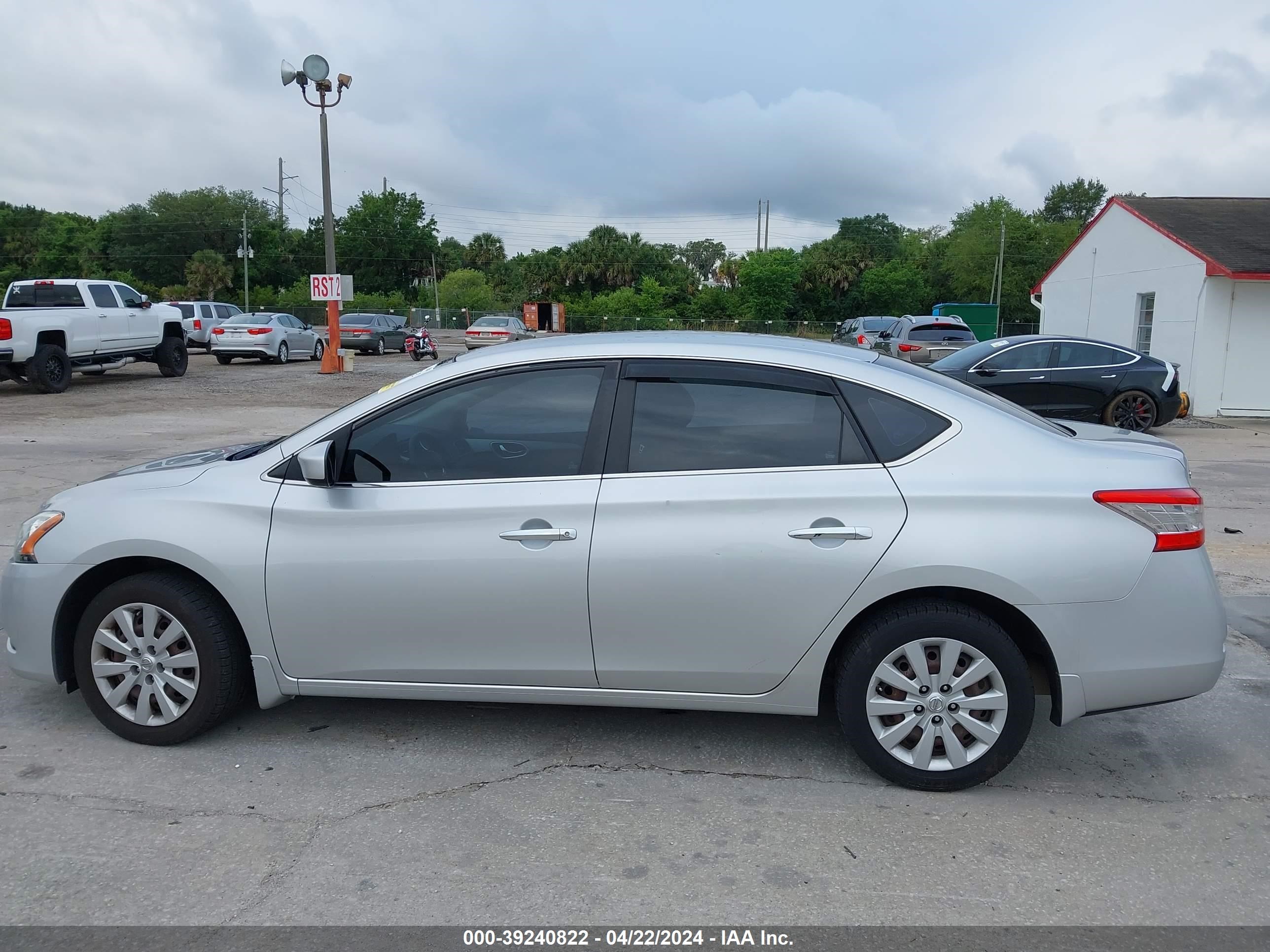 2015 Nissan Sentra S vin: 3N1AB7AP1FY354131