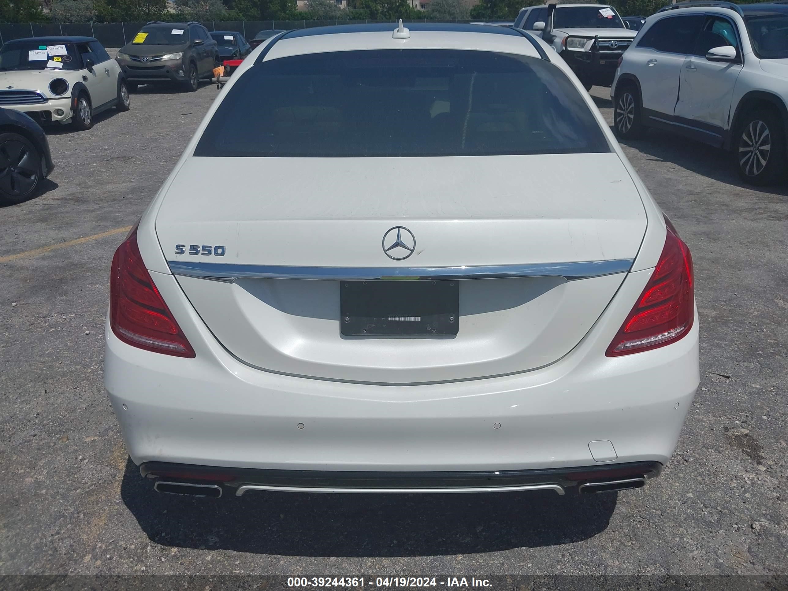 2017 Mercedes-Benz S 550 vin: WDDUG8CB5HA325439