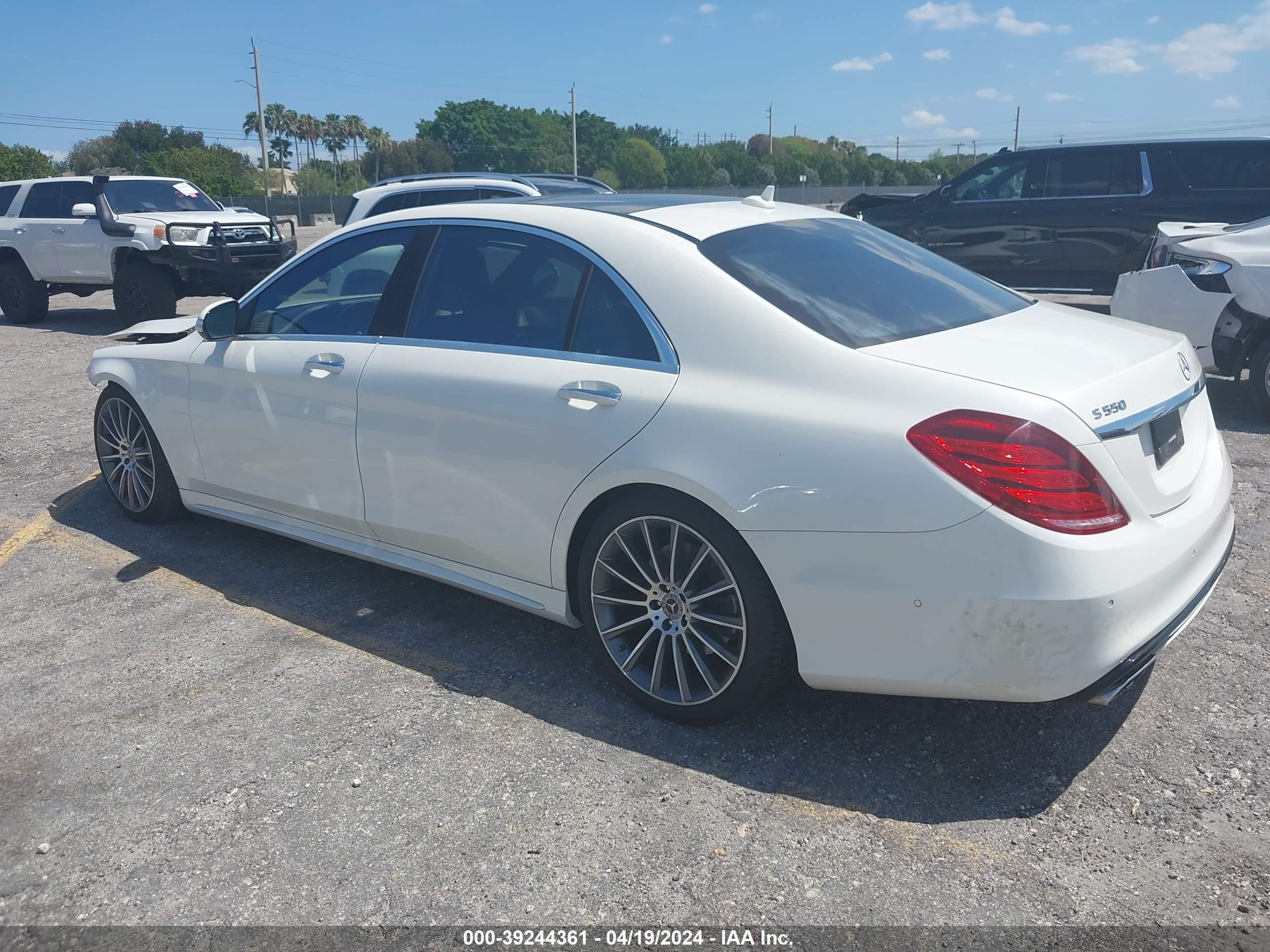 2017 Mercedes-Benz S 550 vin: WDDUG8CB5HA325439