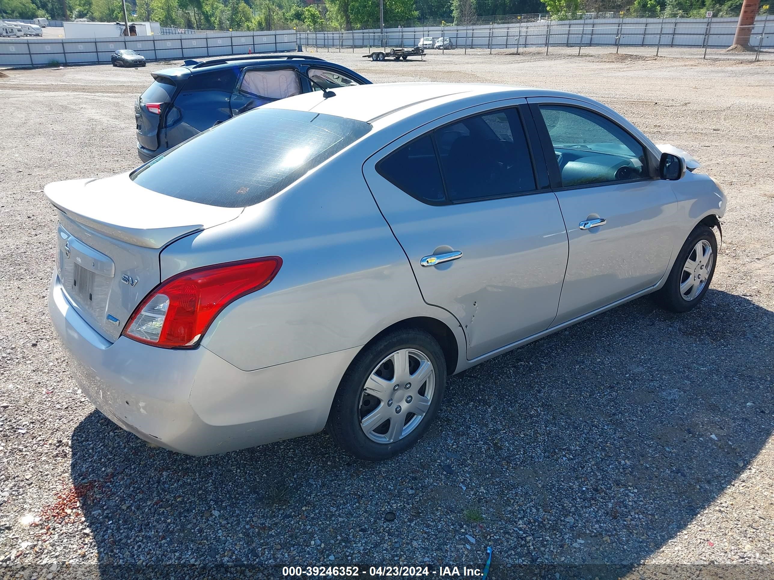 2014 Nissan Versa 1.6 Sv vin: 3N1CN7AP1EK465635