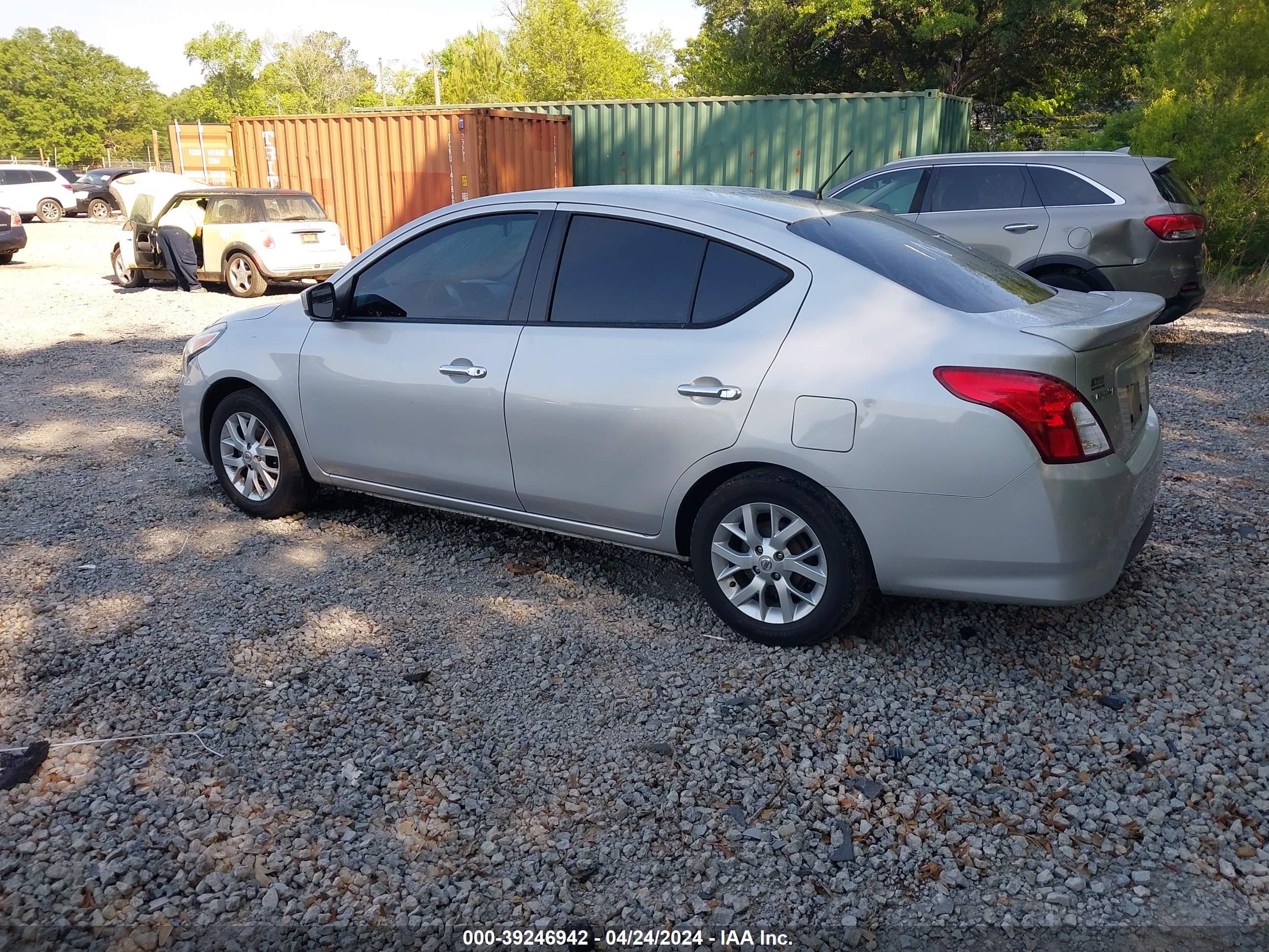 2018 Nissan Versa 1.6 Sv vin: 3N1CN7AP6JL842674