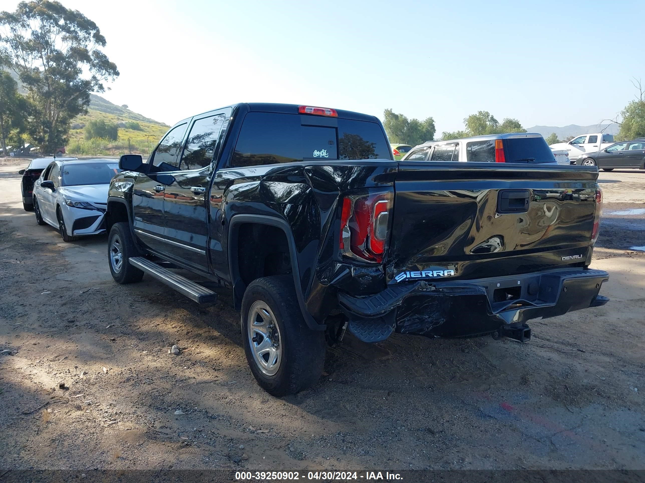 2017 GMC Sierra 1500 Denali vin: 3GTU2PEJ7HG253880