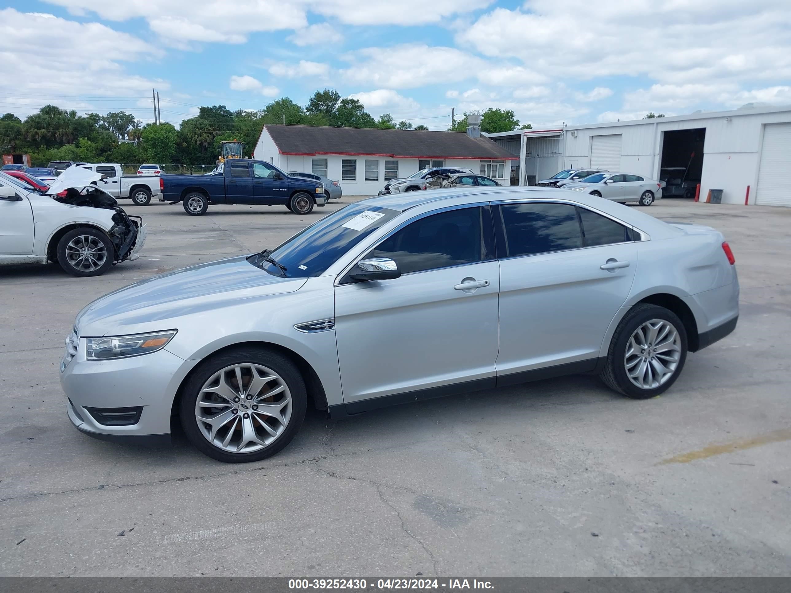 2016 Ford Taurus Limited vin: 1FAHP2F82GG132644