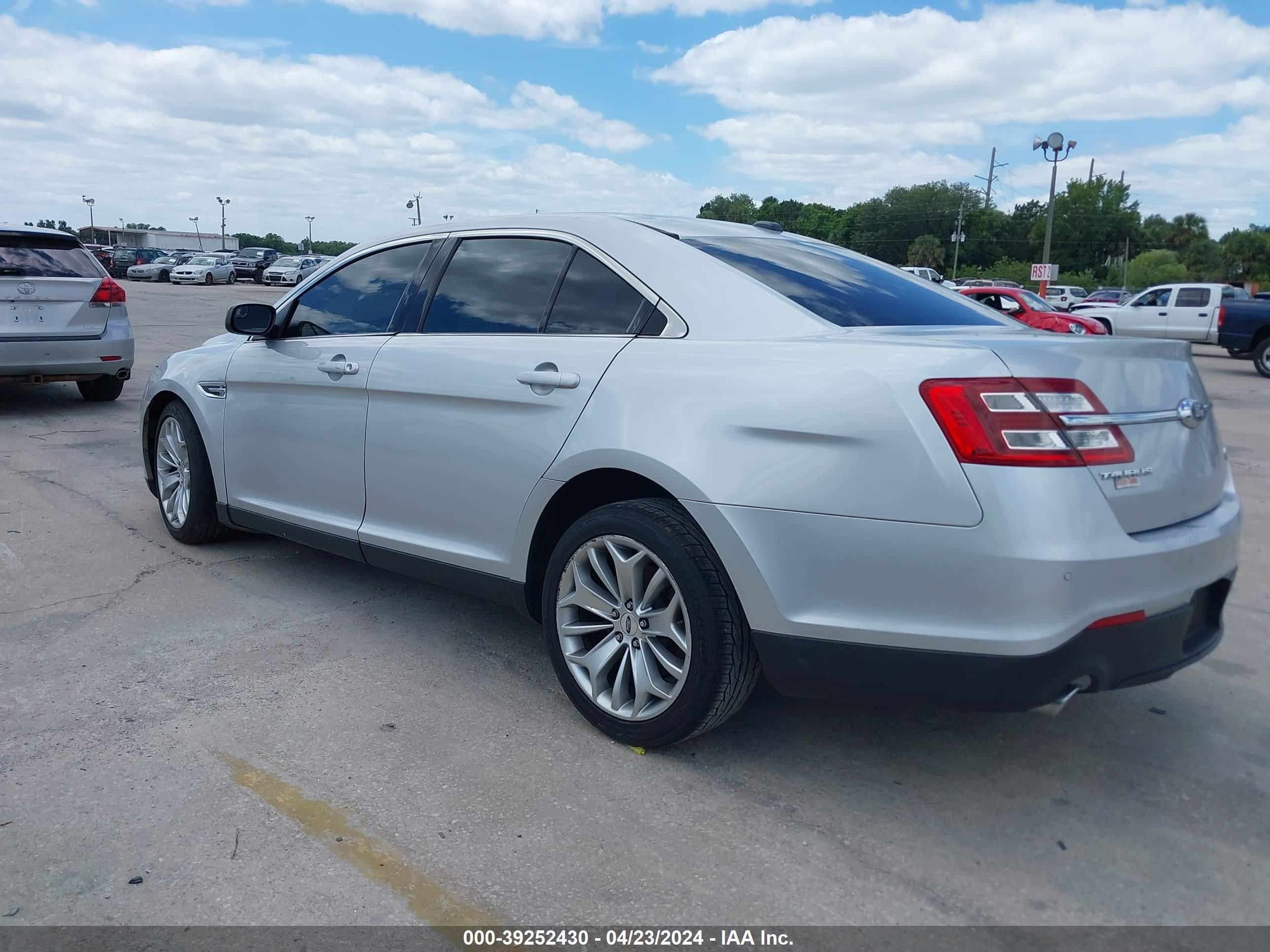 2016 Ford Taurus Limited vin: 1FAHP2F82GG132644