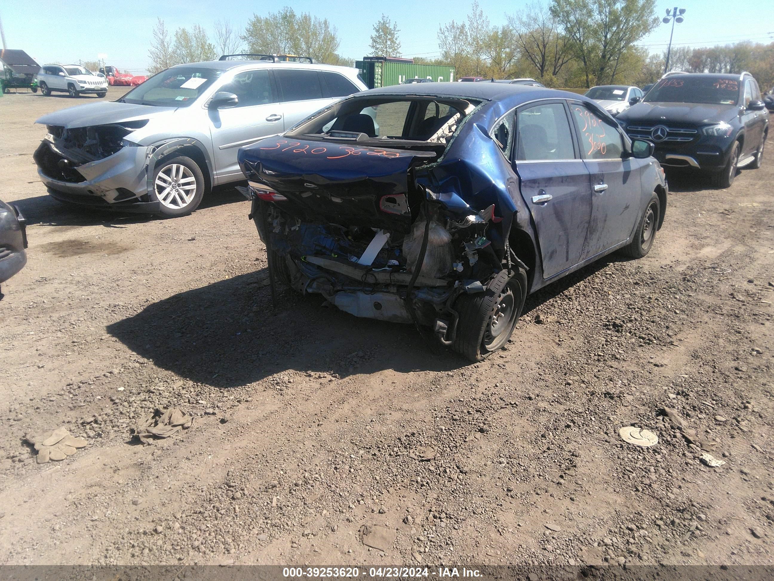 2018 Nissan Sentra S vin: 3N1AB7AP4JY274038