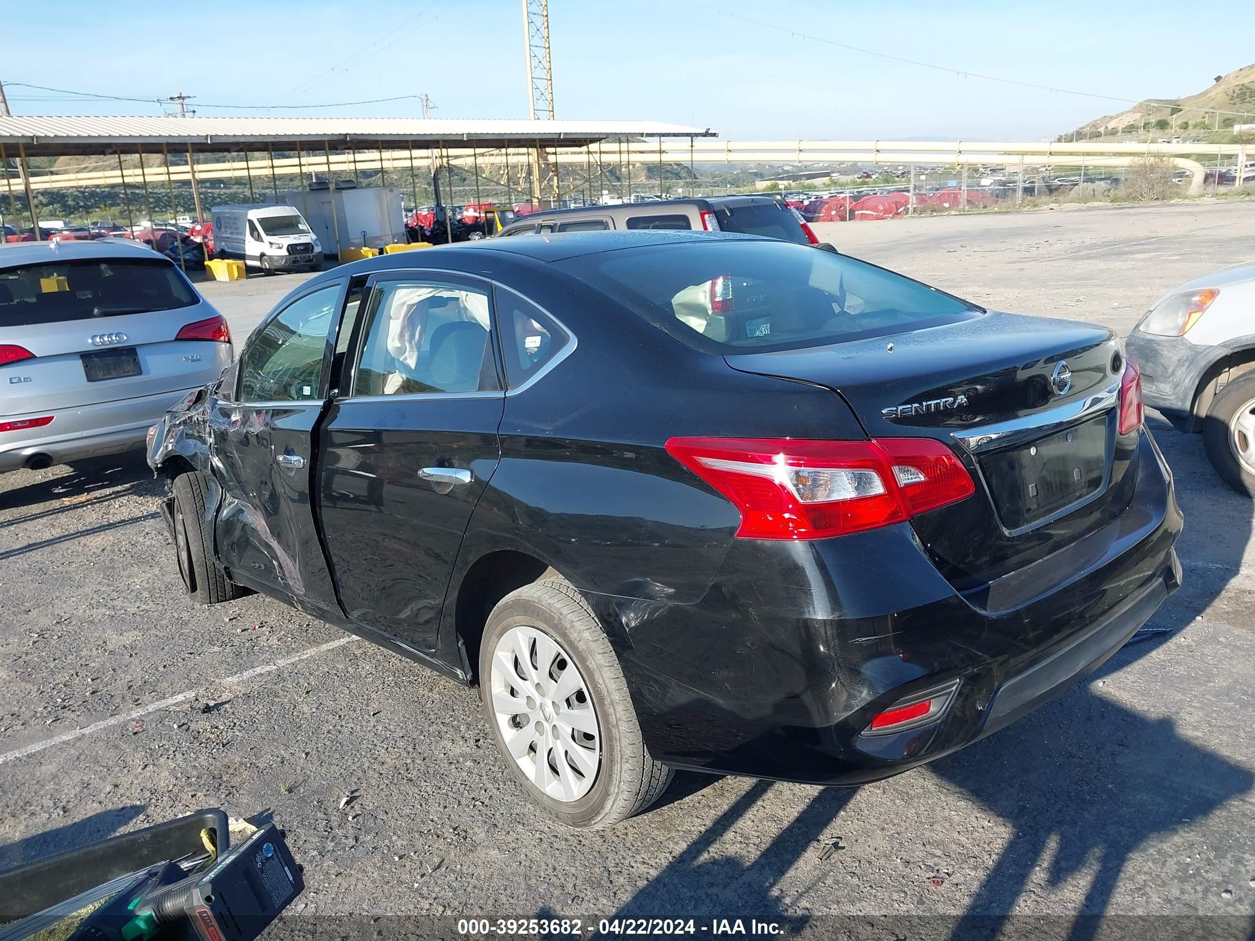 2018 Nissan Sentra S vin: 3N1AB7AP1JY238761