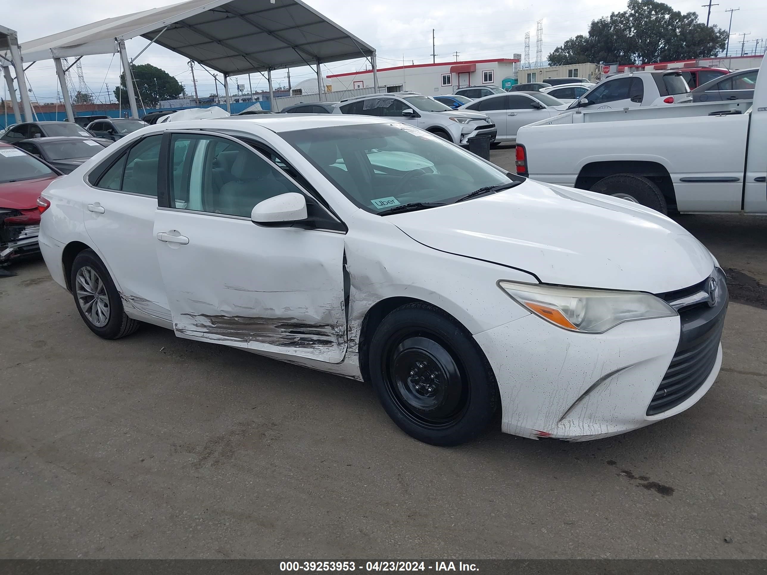 2015 Toyota Camry Le vin: 4T1BF1FK4FU934858