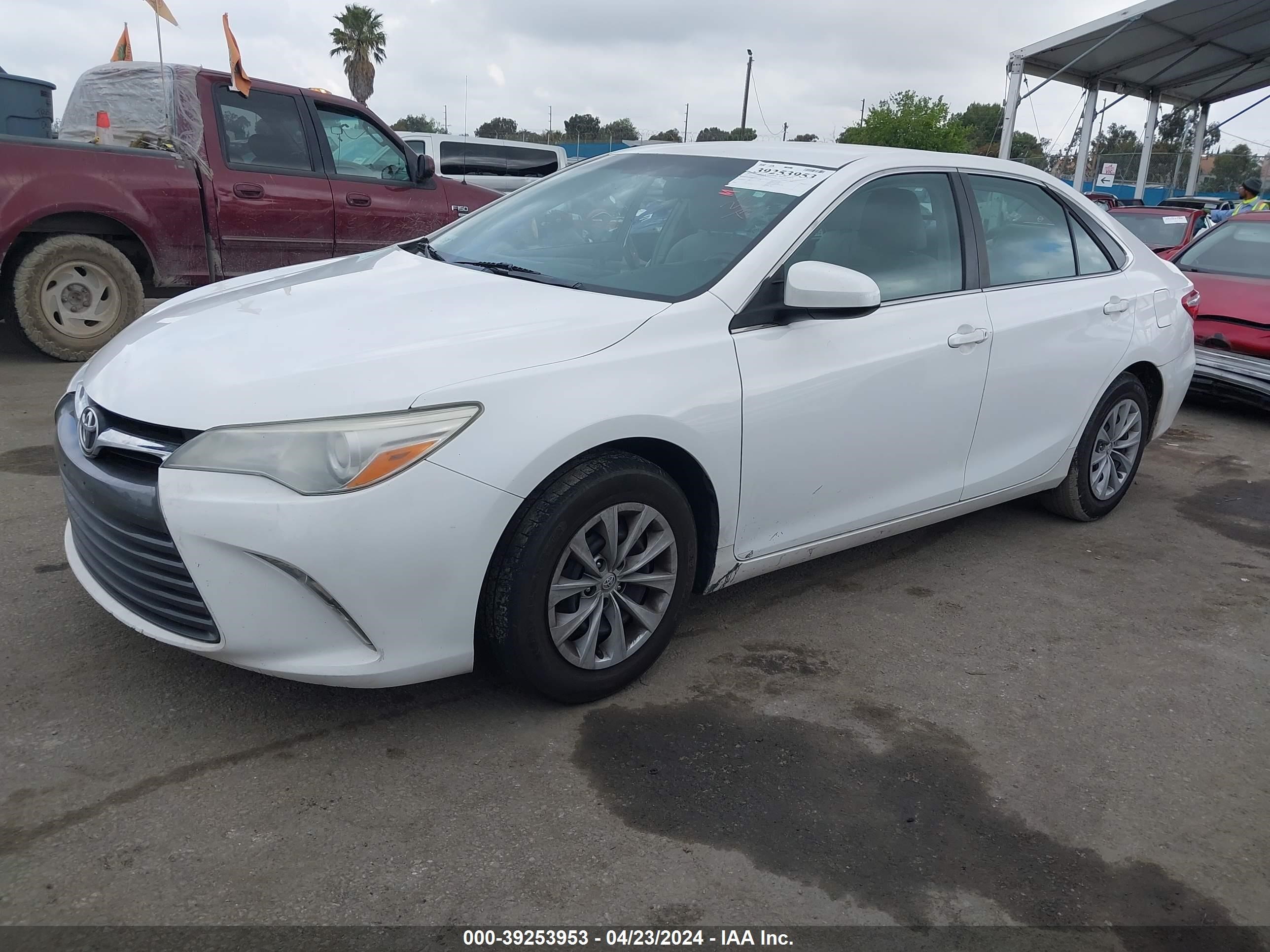 2015 Toyota Camry Le vin: 4T1BF1FK4FU934858