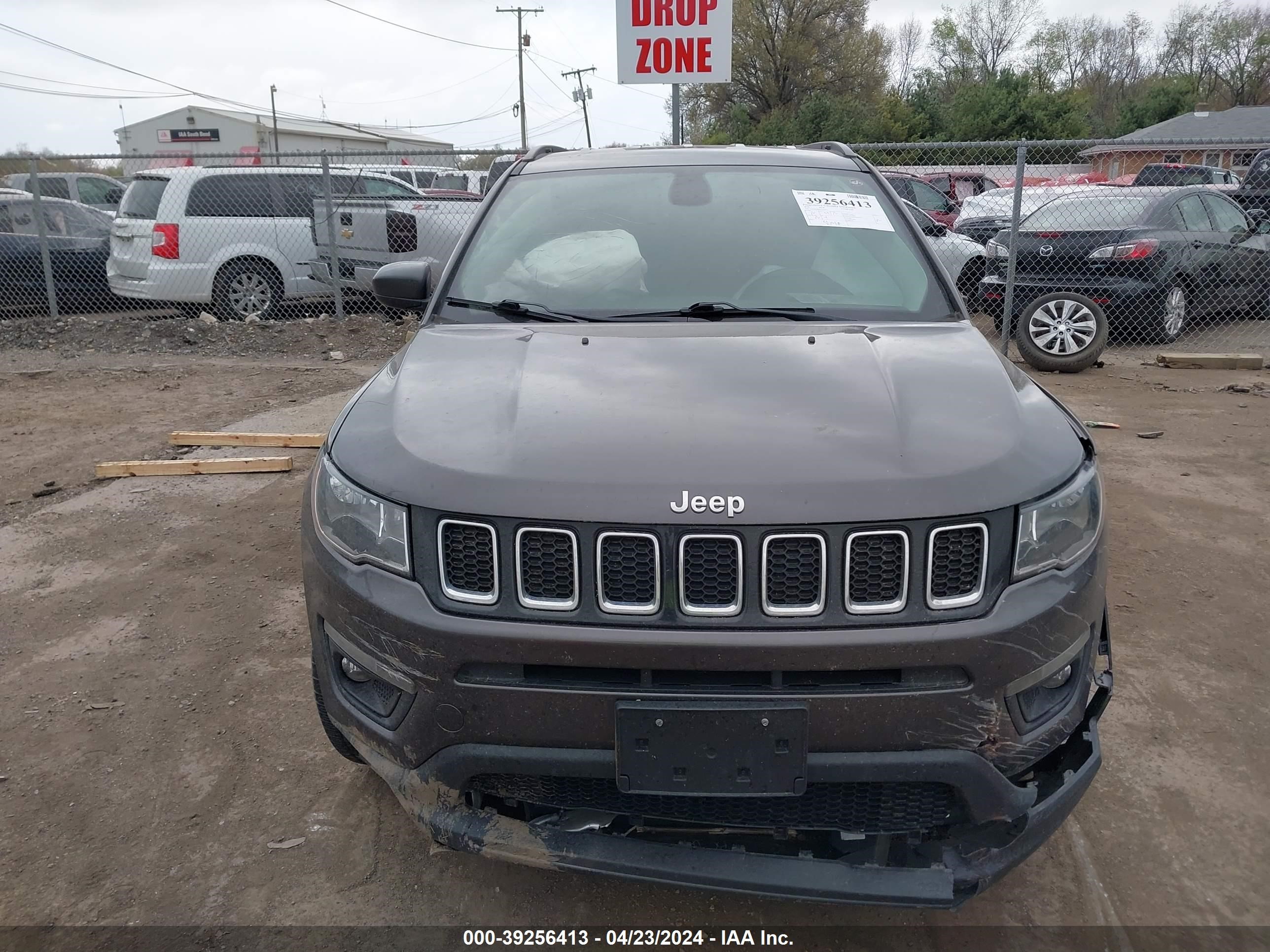 2018 Jeep Compass Latitude Fwd vin: 3C4NJCBB6JT102474