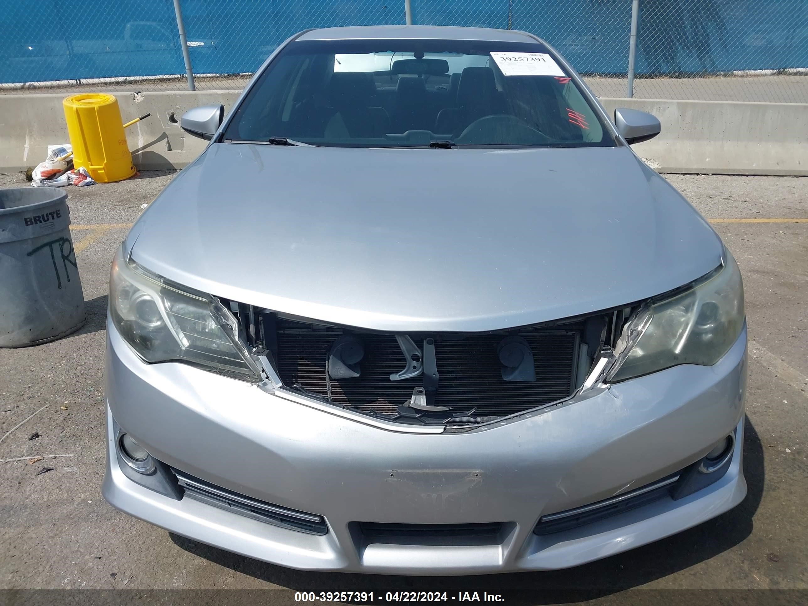 2014 Toyota Camry Se V6 vin: 4T1BK1FK6EU025675