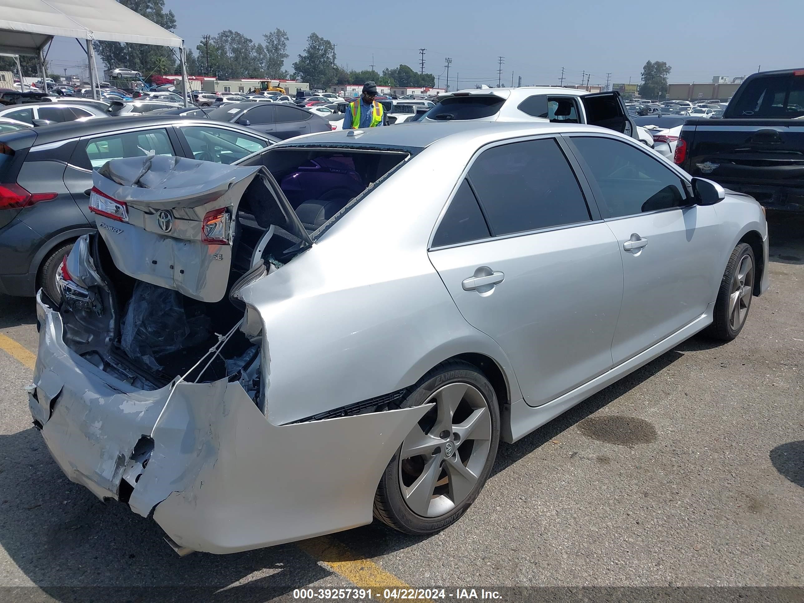 2014 Toyota Camry Se V6 vin: 4T1BK1FK6EU025675