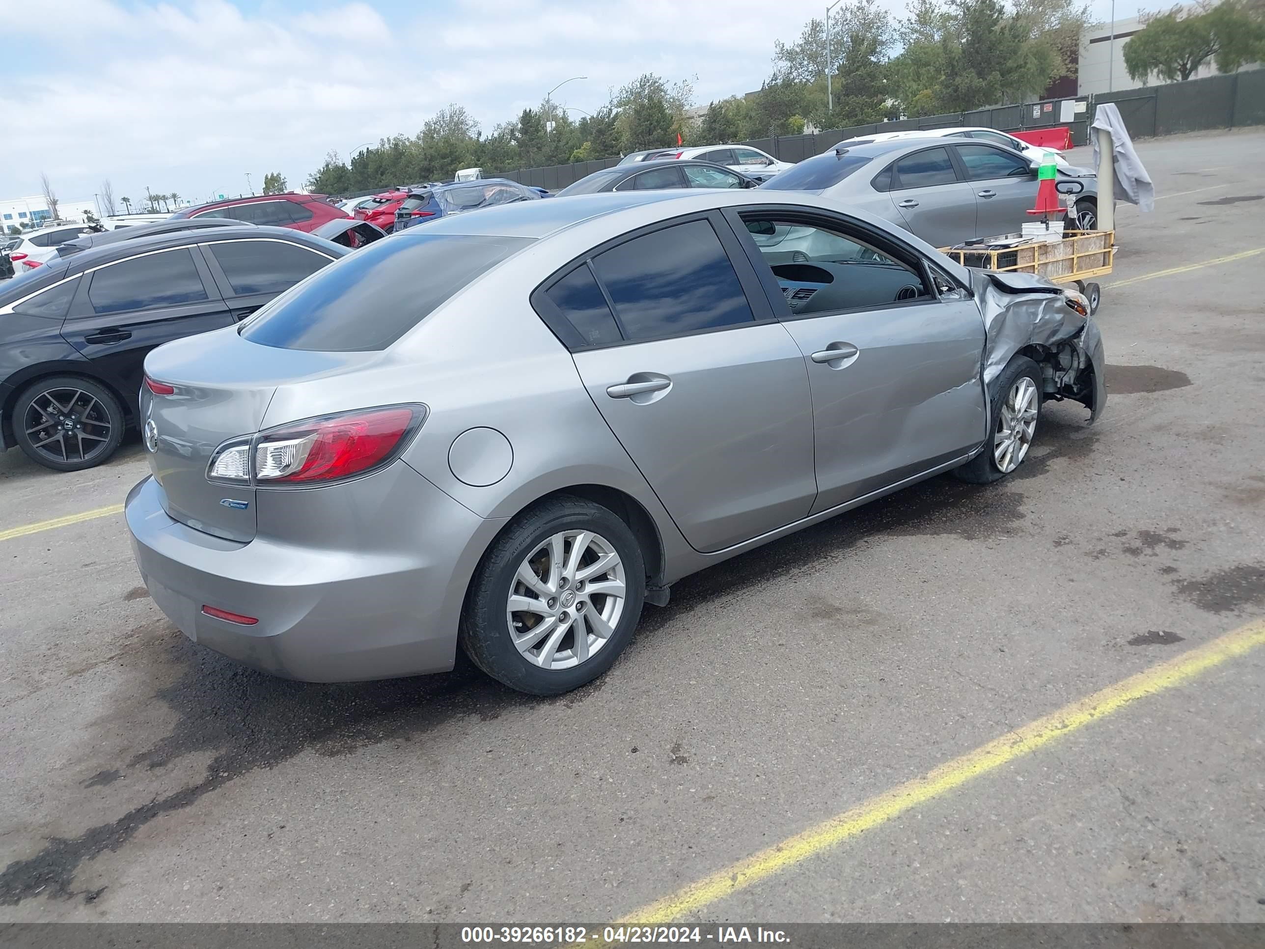 2012 Mazda Mazda3 I Touring vin: JM1BL1V8XC1559476