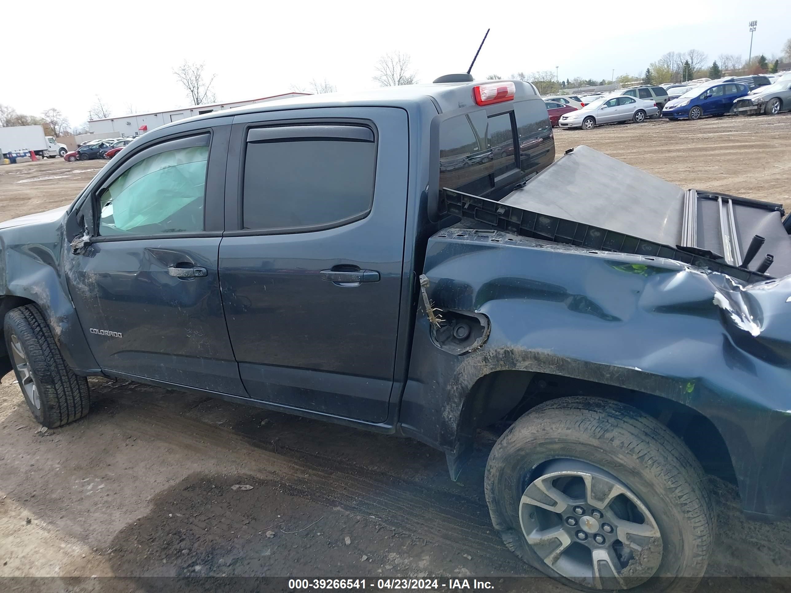 2019 Chevrolet Colorado Z71 vin: 1GCGTDEN4K1120625