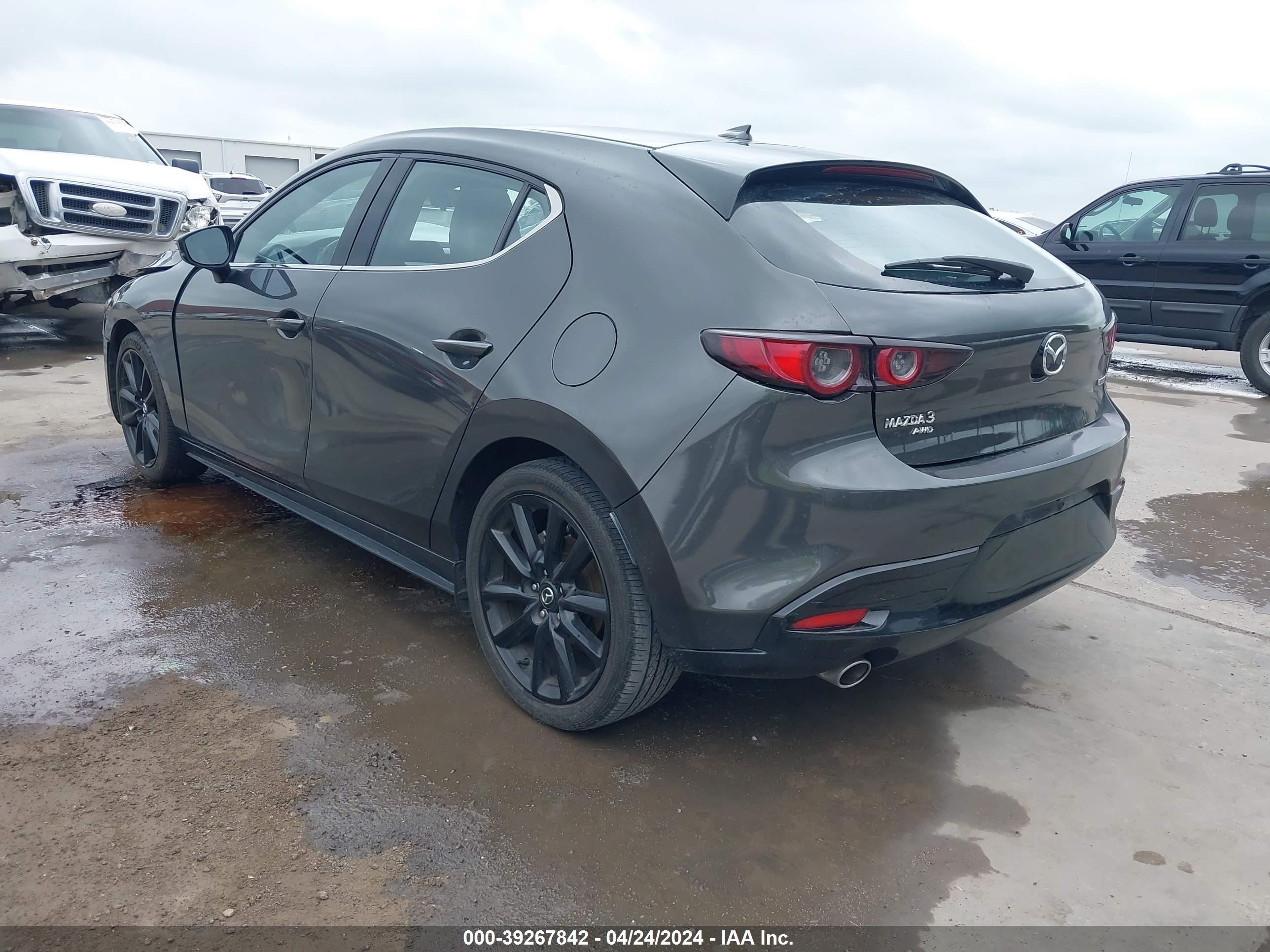 2020 Mazda Mazda3 Premium Package vin: JM1BPBNM1L1167588