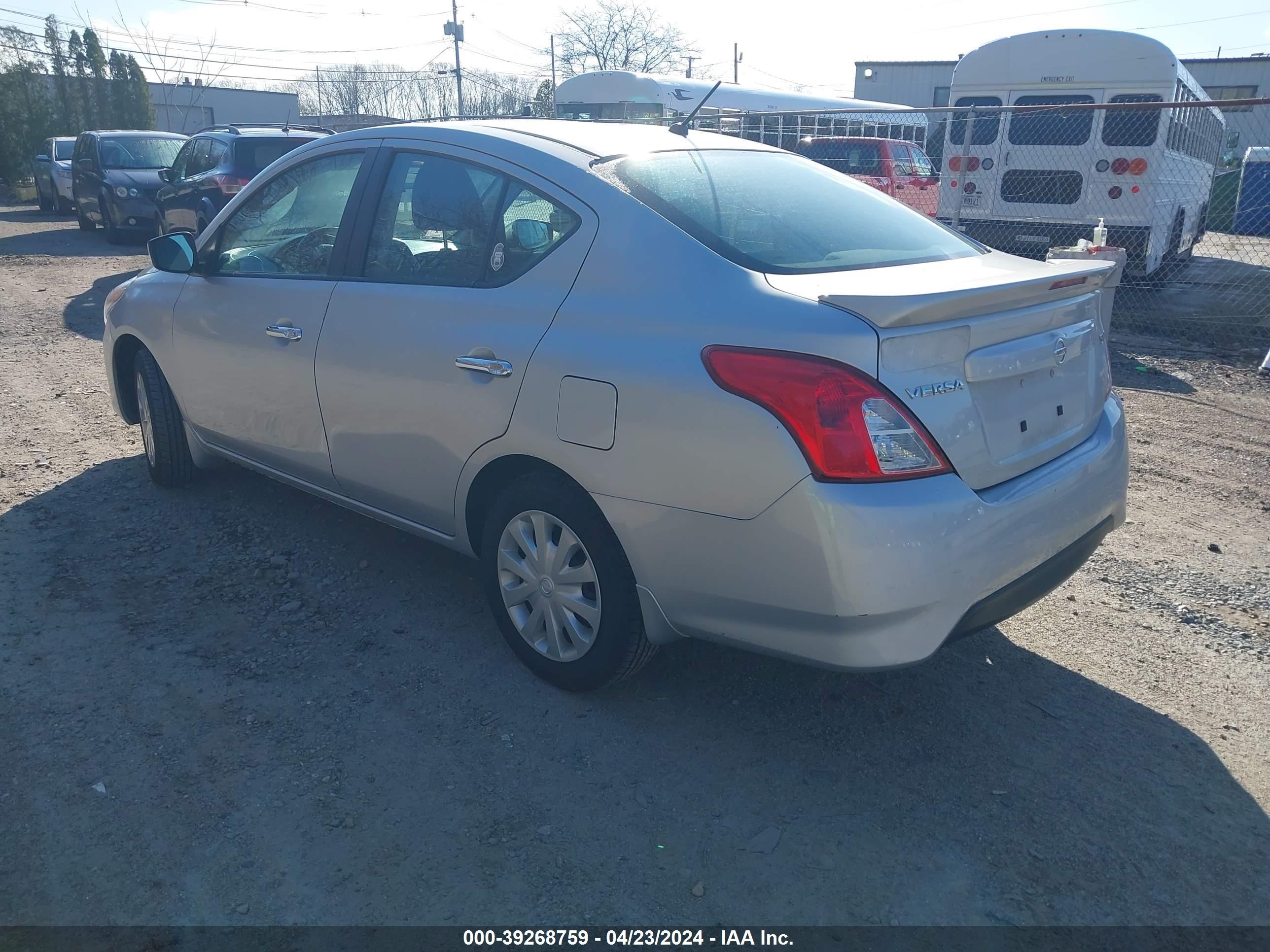 2017 Nissan Versa 1.6 Sv vin: 3N1CN7AP2HL902072