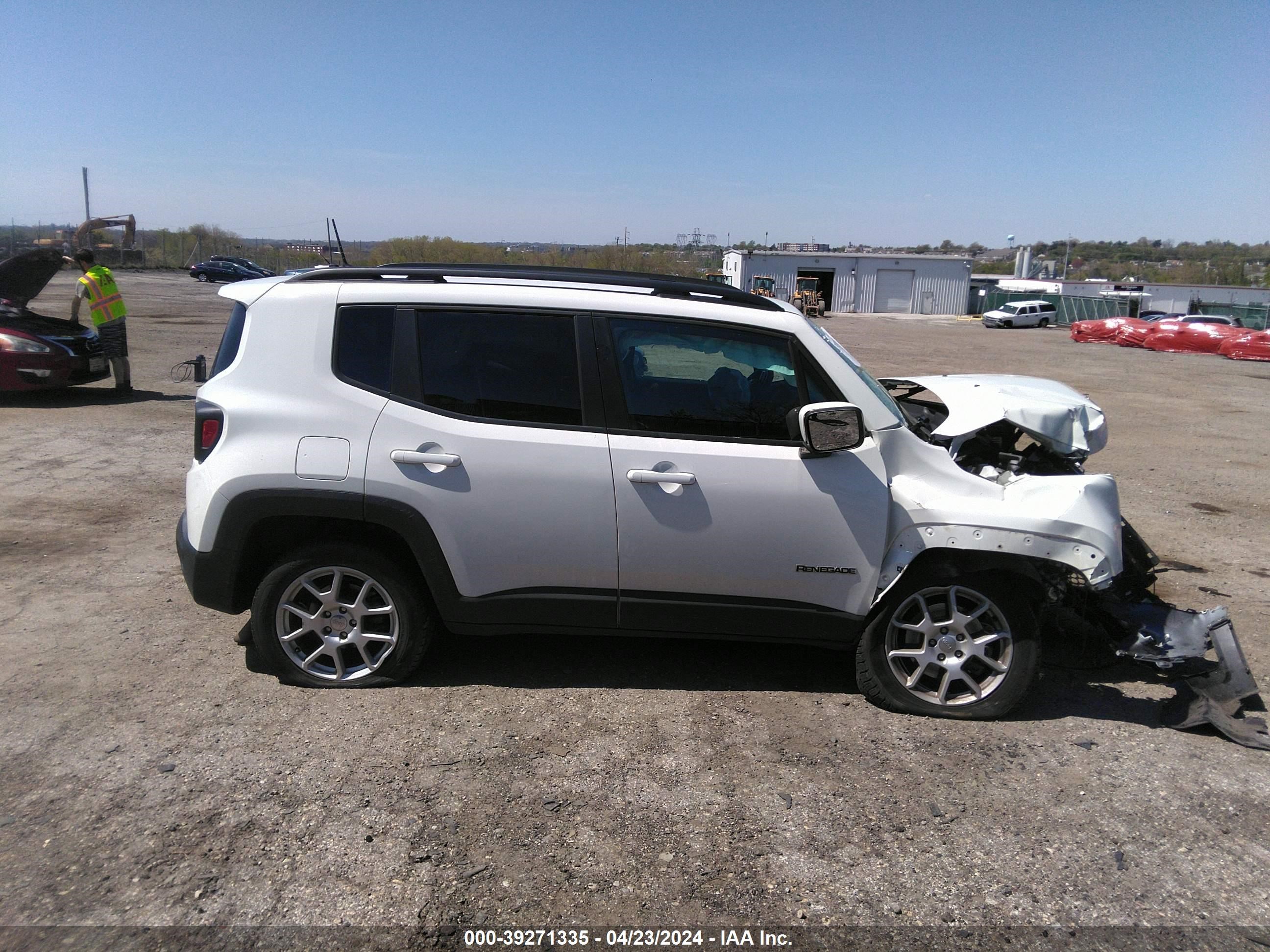 2019 Jeep Renegade Latitude 4X4 vin: ZACNJBBB2KPJ75972