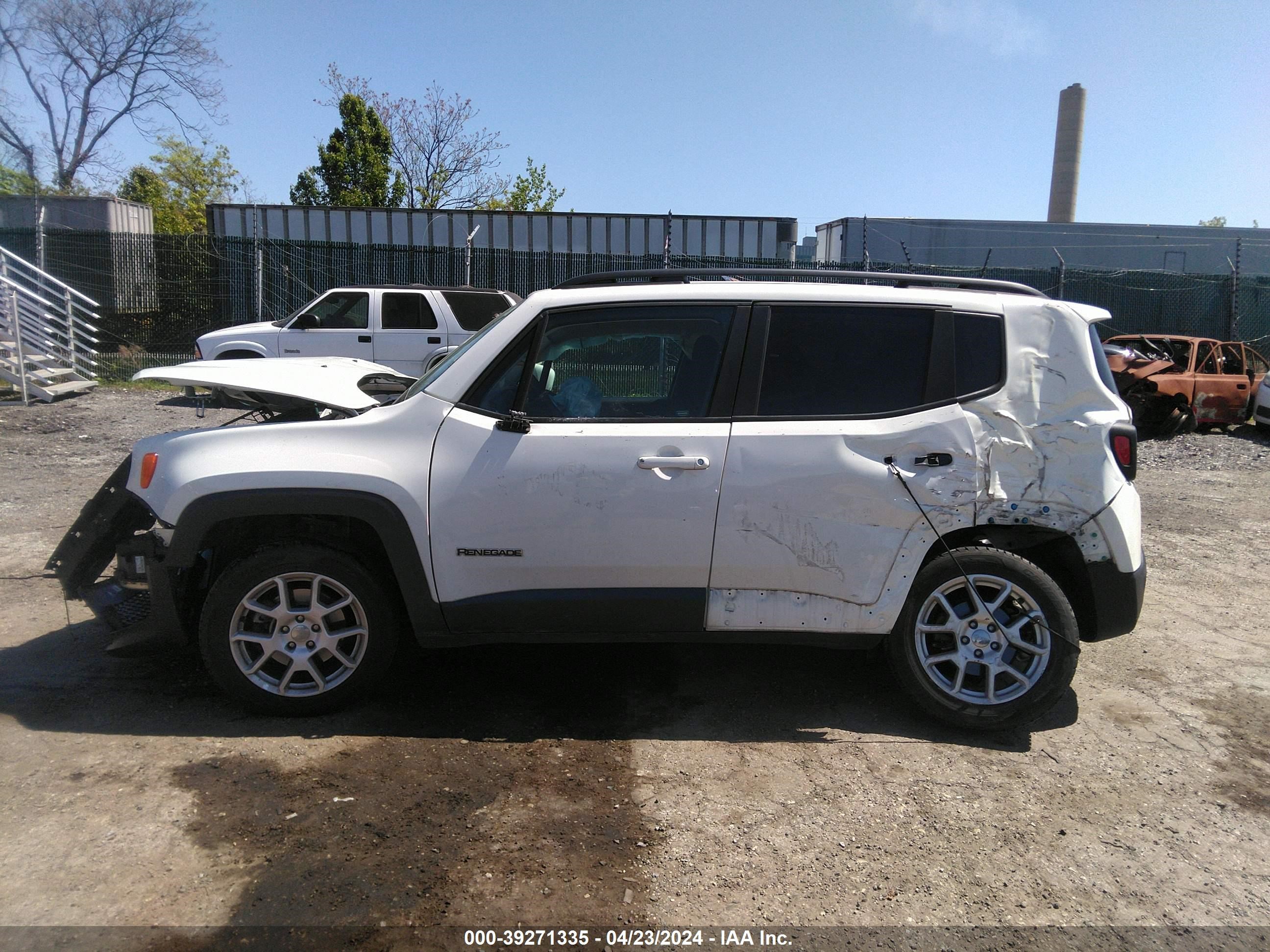 2019 Jeep Renegade Latitude 4X4 vin: ZACNJBBB2KPJ75972