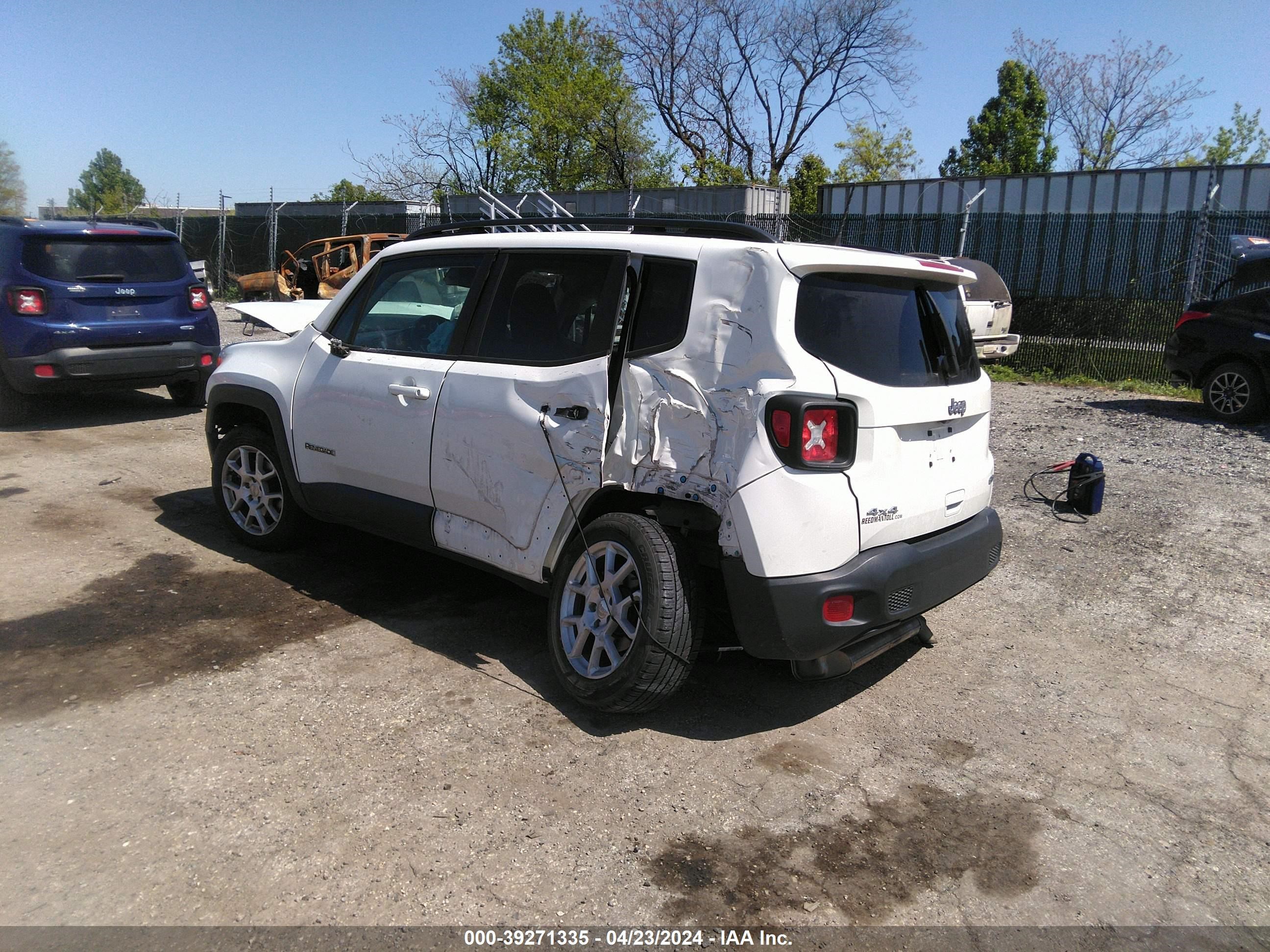 2019 Jeep Renegade Latitude 4X4 vin: ZACNJBBB2KPJ75972