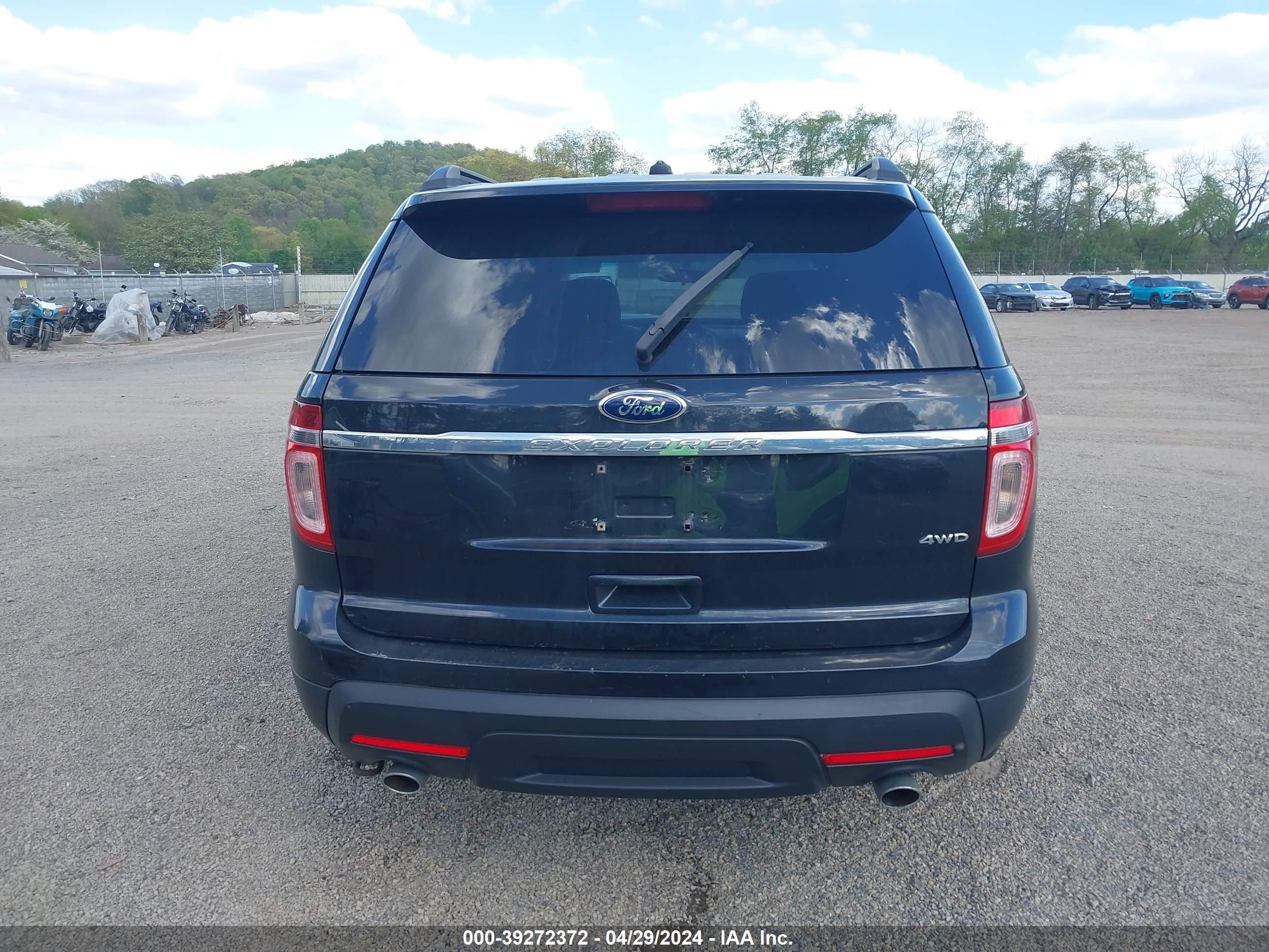 2013 Ford Explorer vin: 1FM5K8B86DGB25451