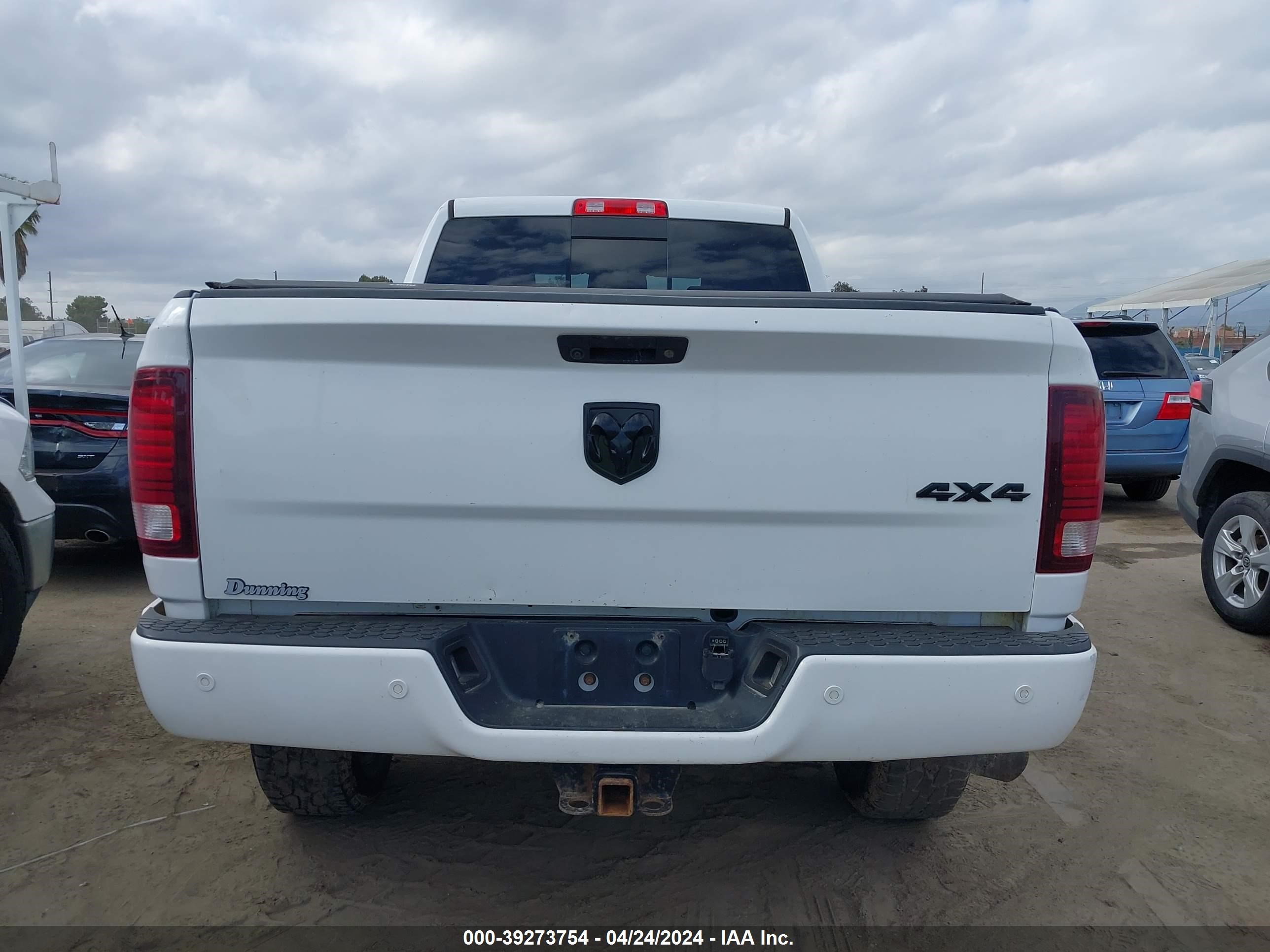 2017 Ram 2500 Laramie Mega Cab 4X4 6'4 Box vin: 3C6UR5NJXHG670868