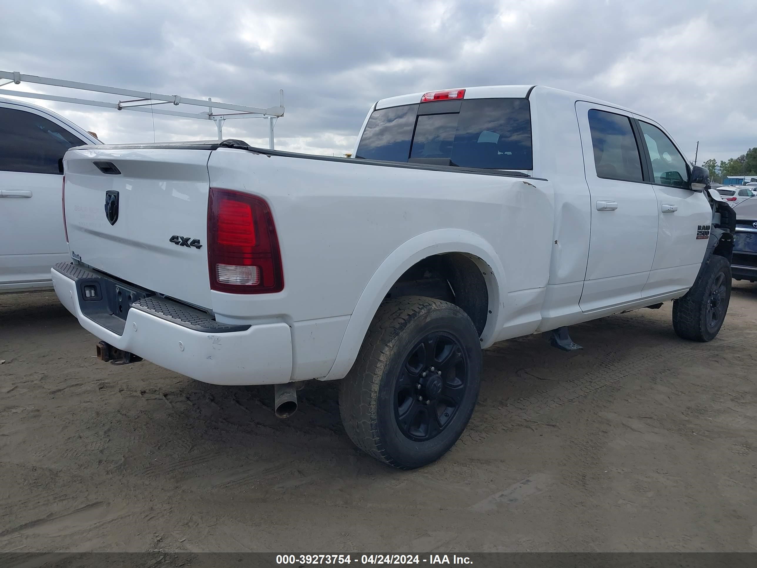 2017 Ram 2500 Laramie Mega Cab 4X4 6'4 Box vin: 3C6UR5NJXHG670868