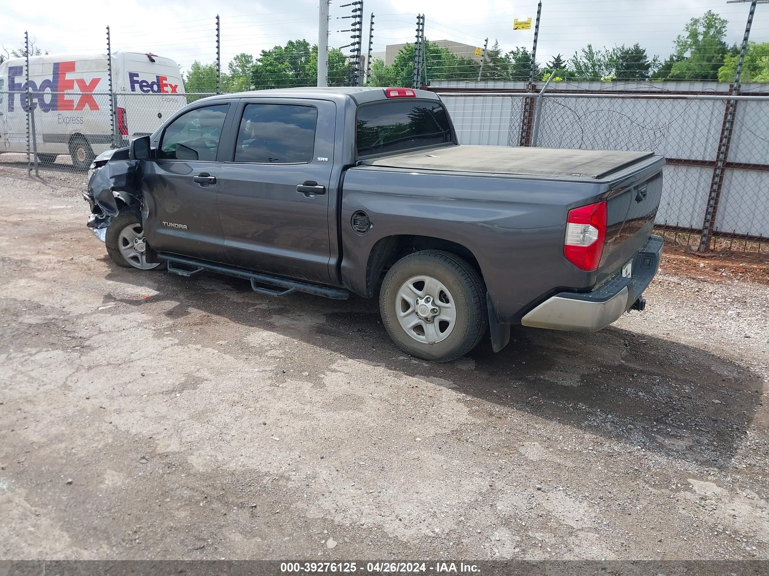 2018 Toyota Tundra Sr5 4.6L V8 vin: 5TFEM5F1XJX124860