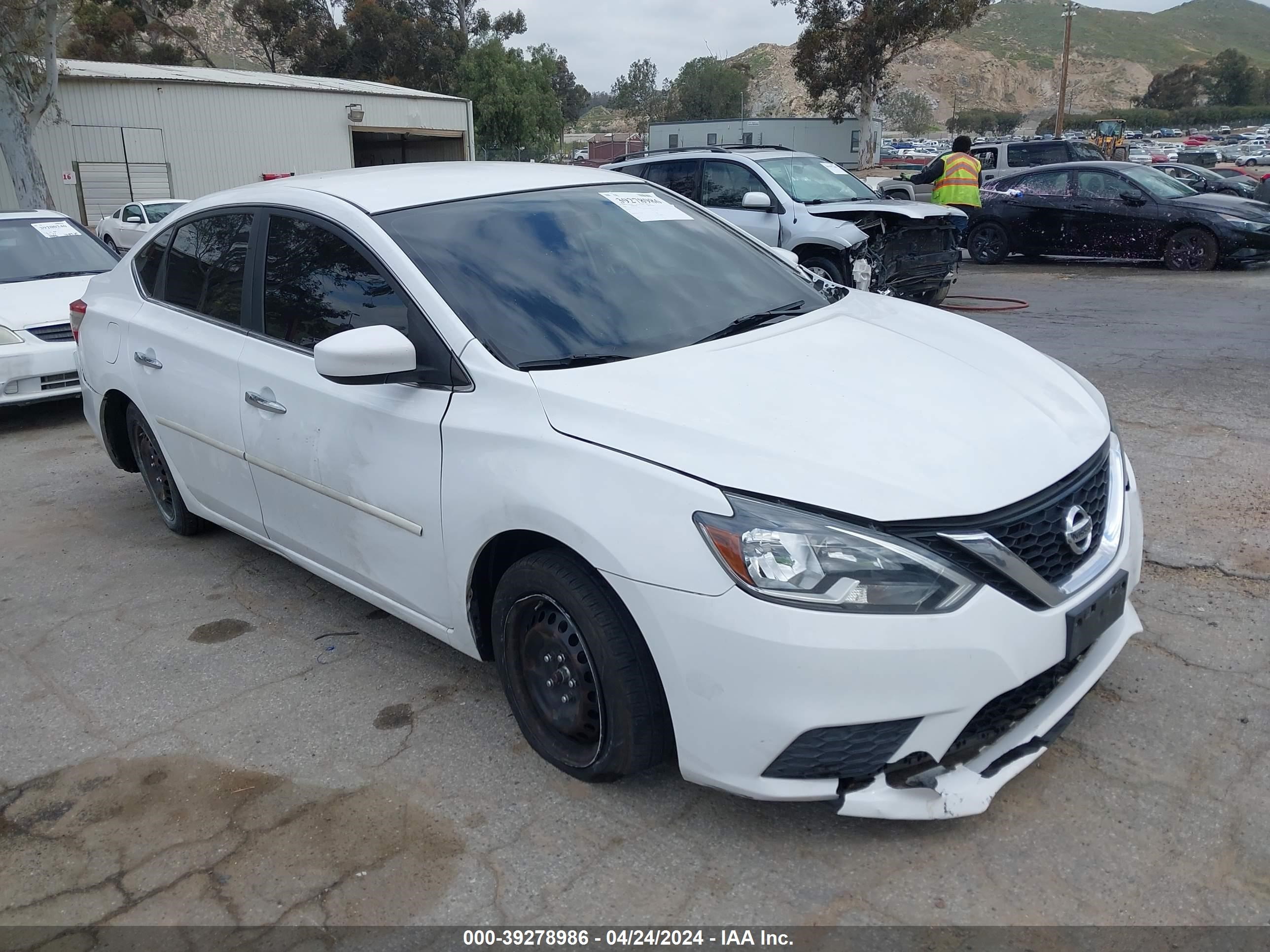 2016 Nissan Sentra S vin: 3N1AB7AP1GY252880