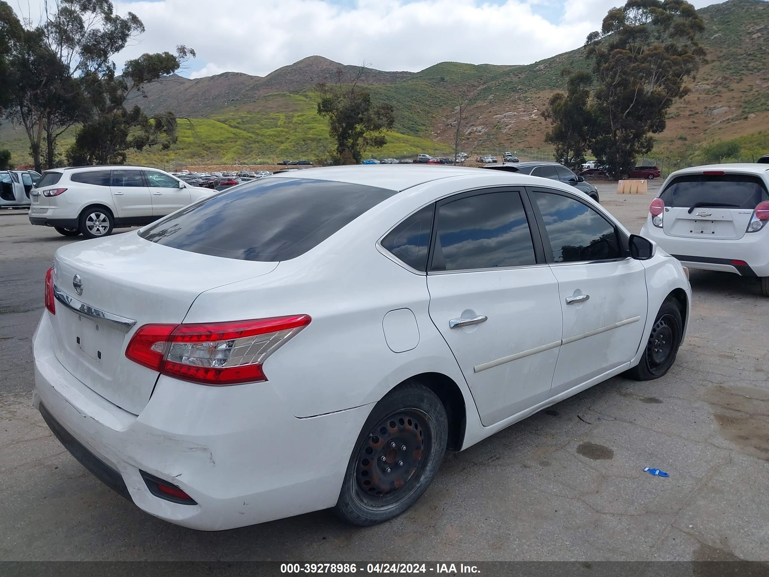 2016 Nissan Sentra S vin: 3N1AB7AP1GY252880