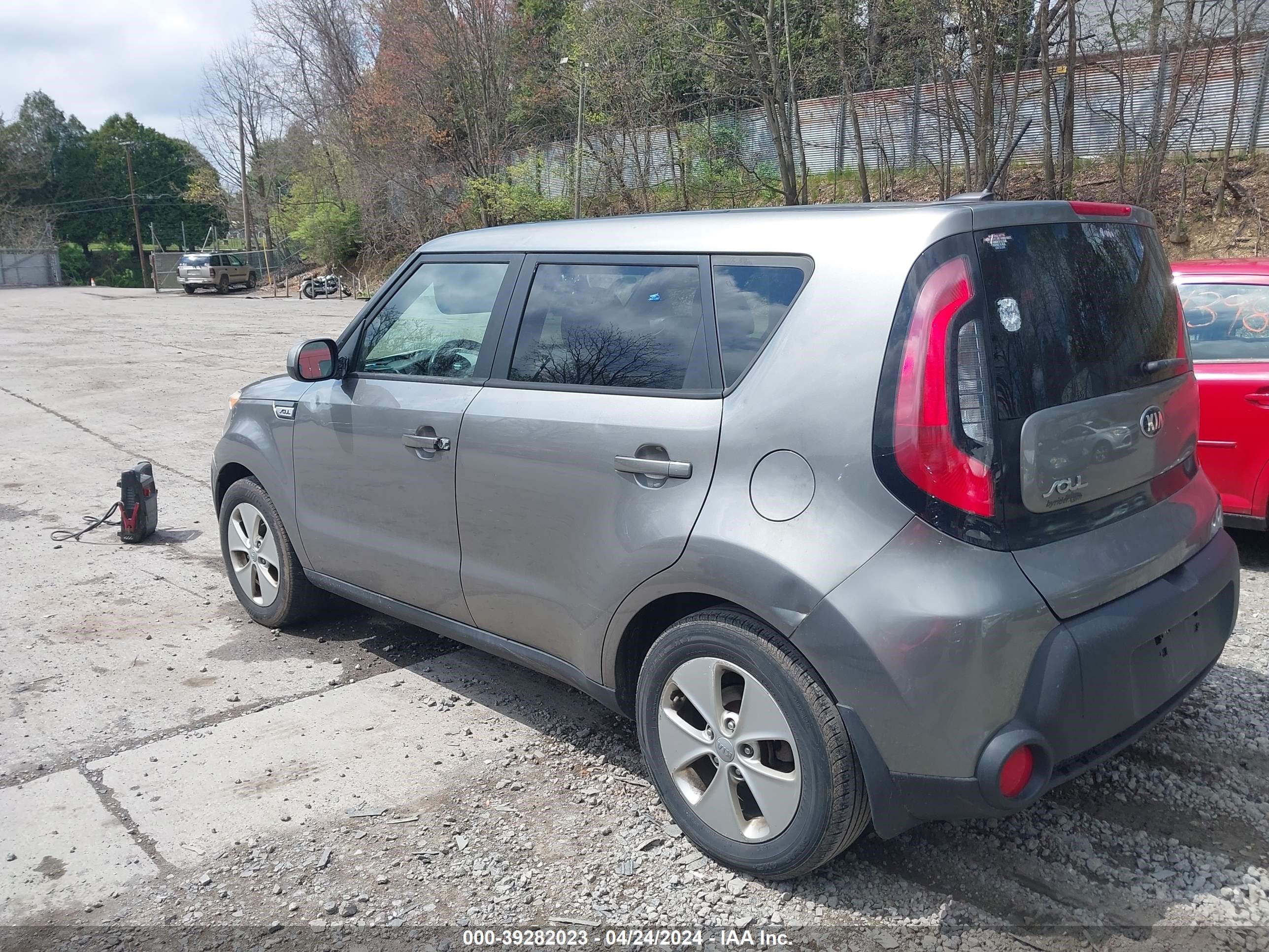 2015 Kia Soul vin: KNDJN2A24F7143163