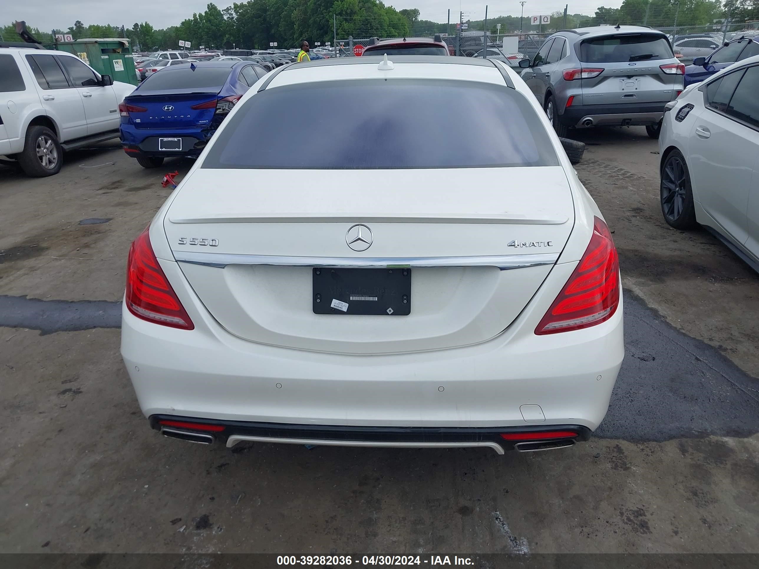 2015 Mercedes-Benz S 550 4Matic vin: WDDUG8FB4FA185263