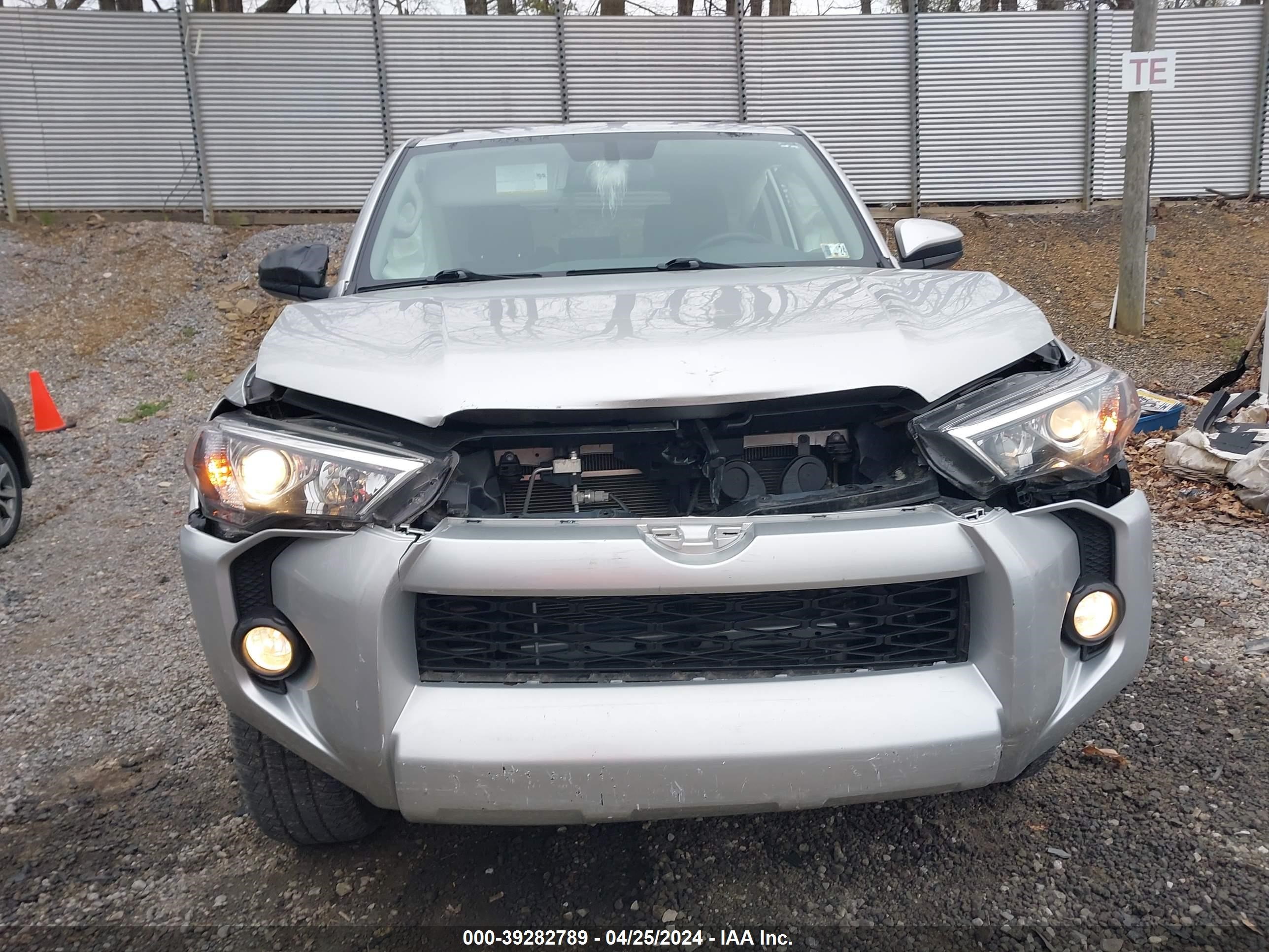 2019 Toyota 4Runner Sr5 vin: JTEBU5JR2K5701342