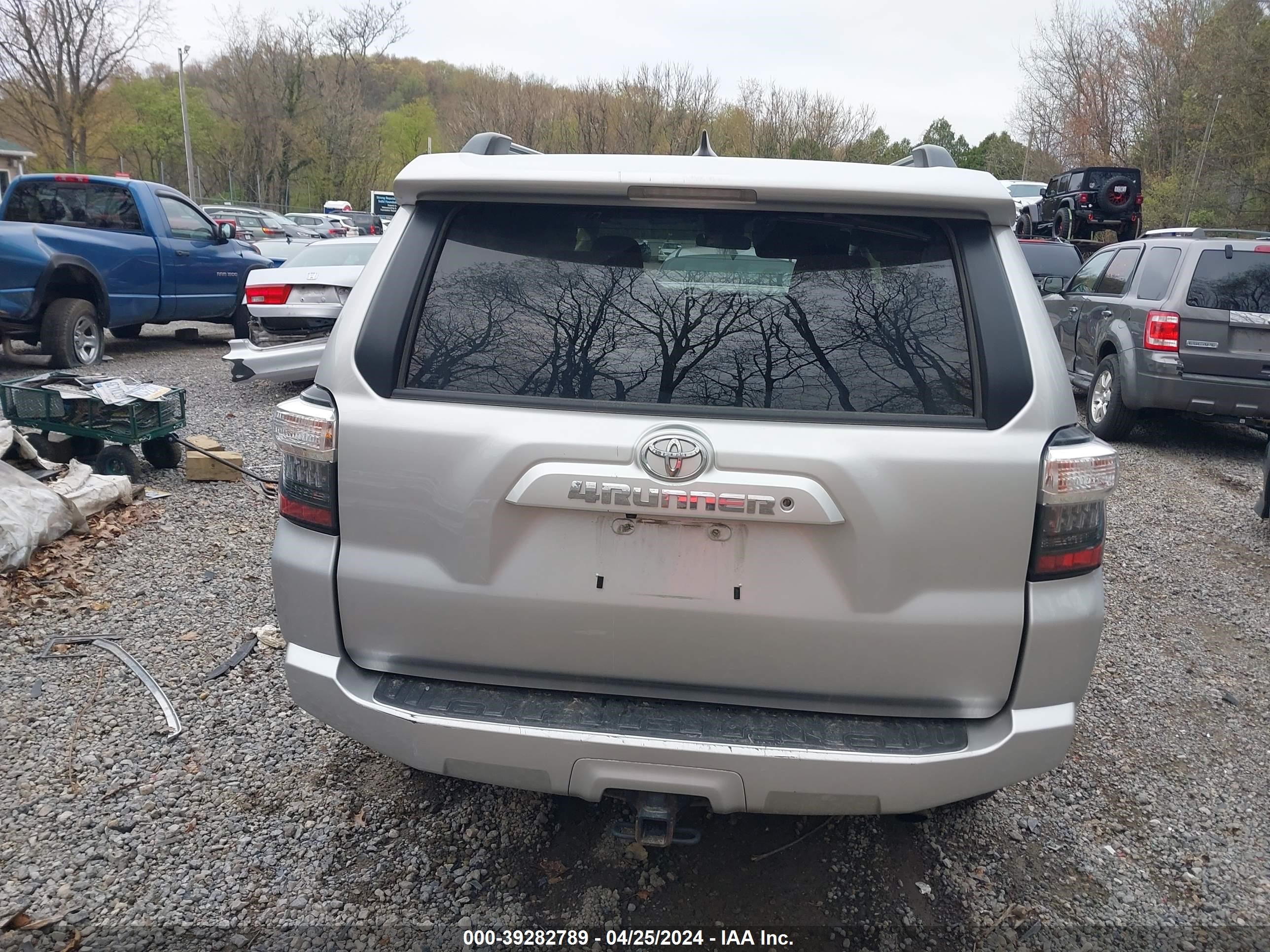 2019 Toyota 4Runner Sr5 vin: JTEBU5JR2K5701342