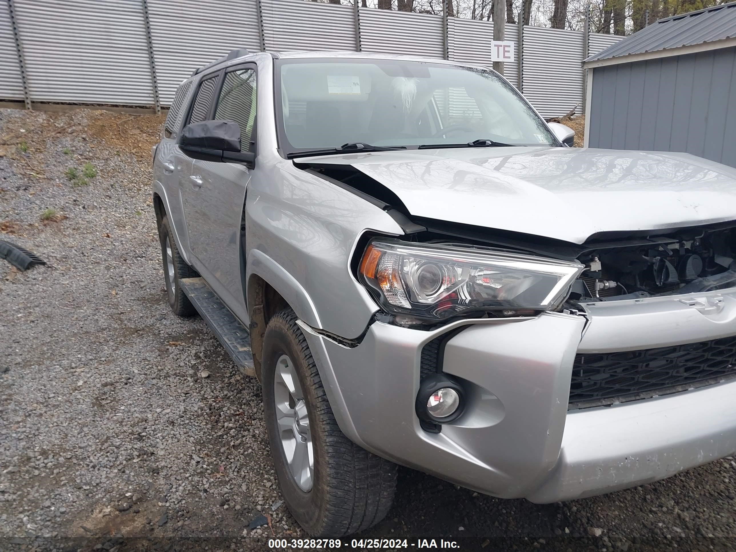 2019 Toyota 4Runner Sr5 vin: JTEBU5JR2K5701342