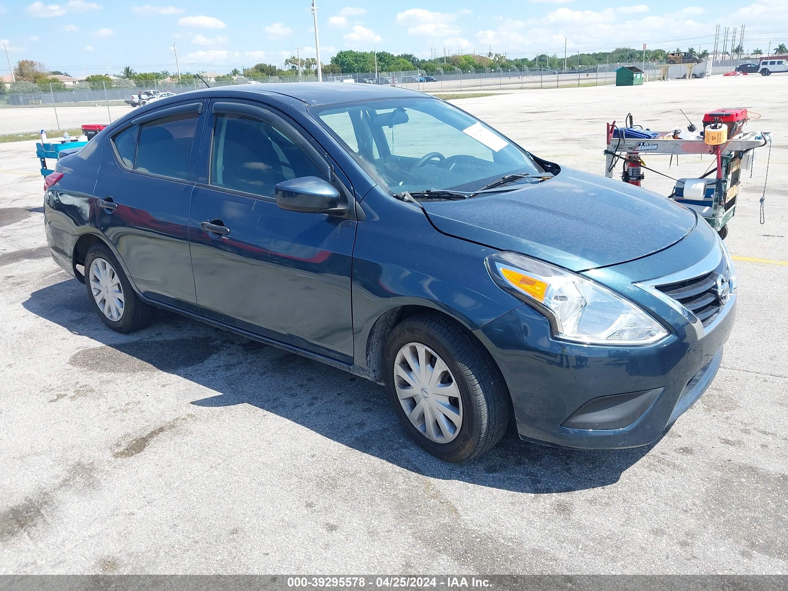 2017 Nissan Versa 1.6 S+ vin: 3N1CN7AP3HL892779