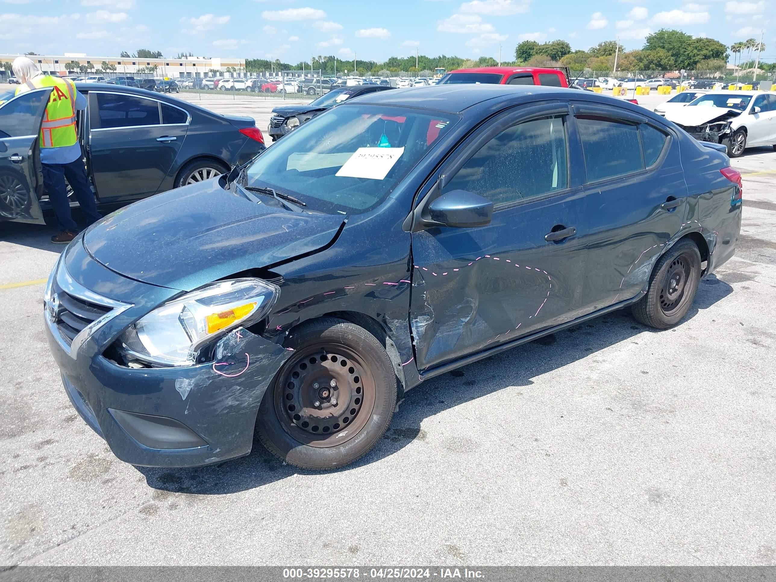 2017 Nissan Versa 1.6 S+ vin: 3N1CN7AP3HL892779