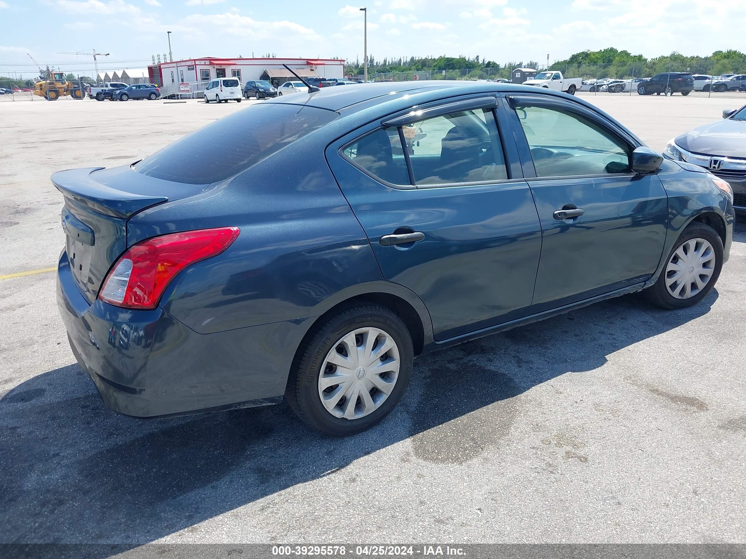 2017 Nissan Versa 1.6 S+ vin: 3N1CN7AP3HL892779