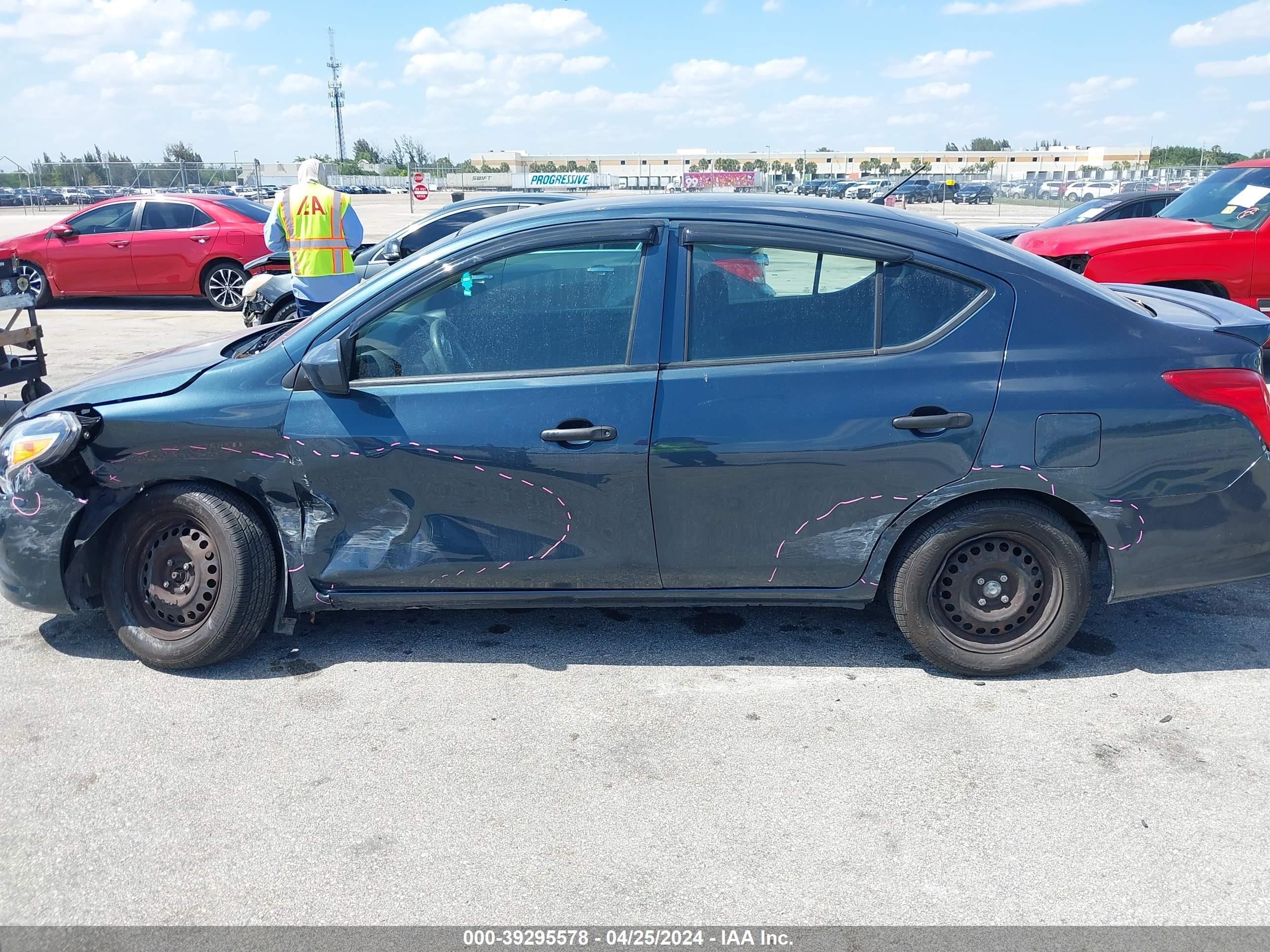 2017 Nissan Versa 1.6 S+ vin: 3N1CN7AP3HL892779