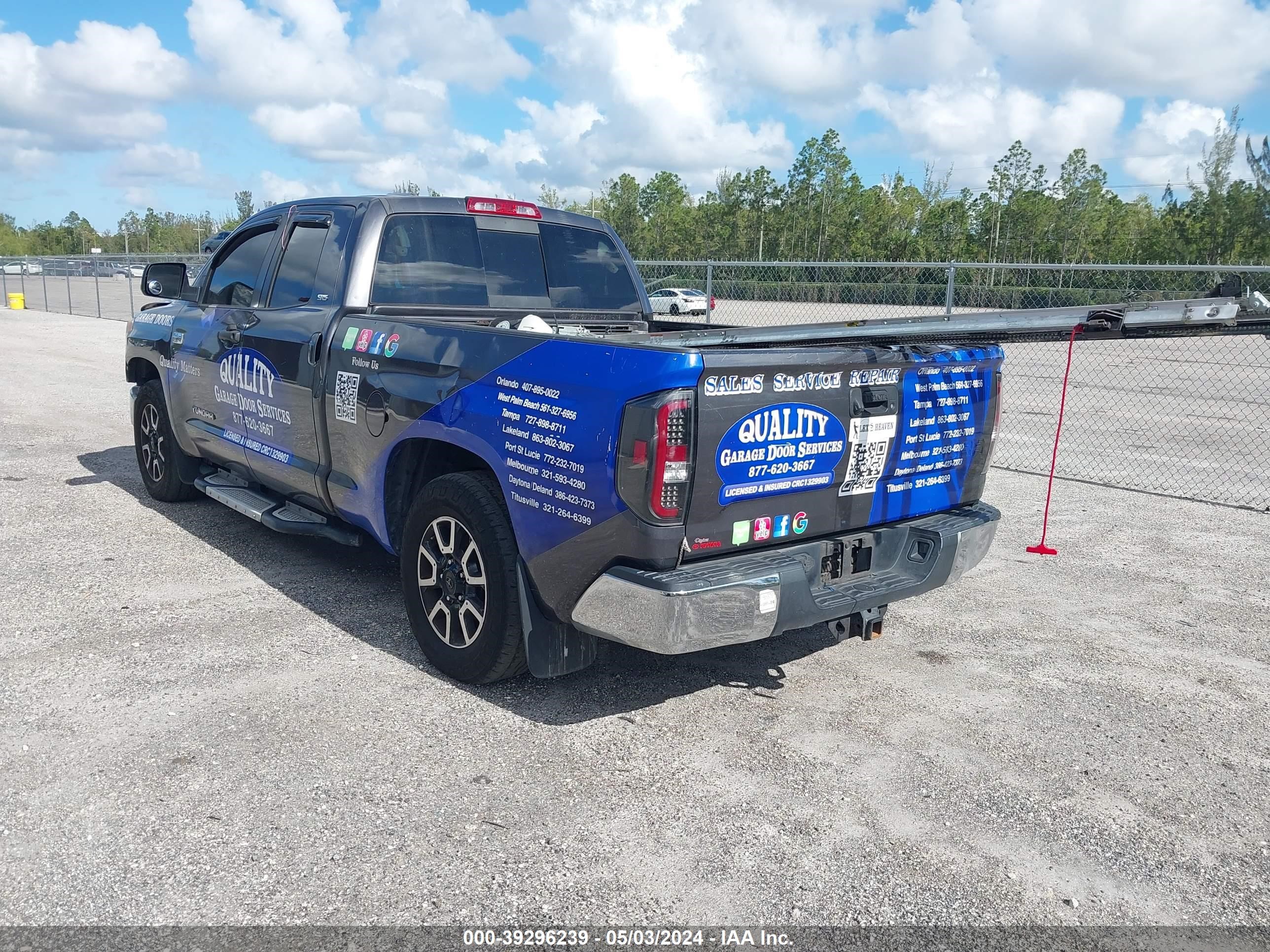 2017 Toyota Tundra Sr5 5.7L V8 vin: 5TFRW5F14HX223583