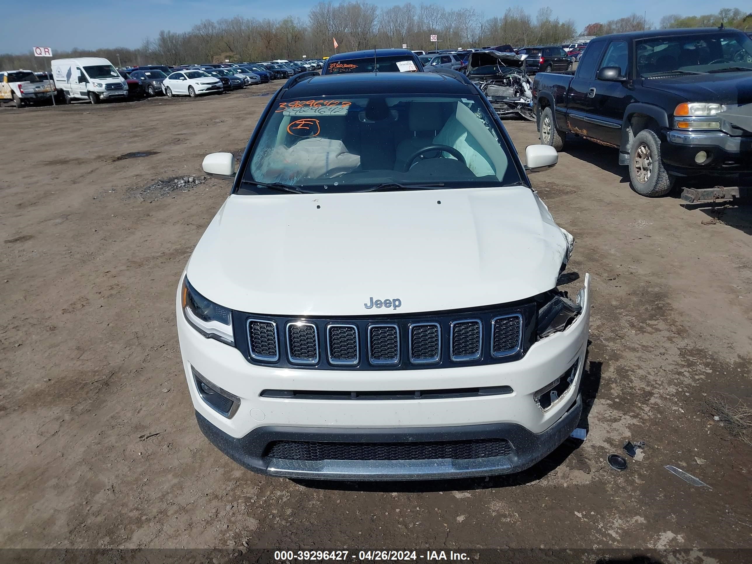 2019 Jeep Compass Limited 4X4 vin: 3C4NJDCB6KT674876