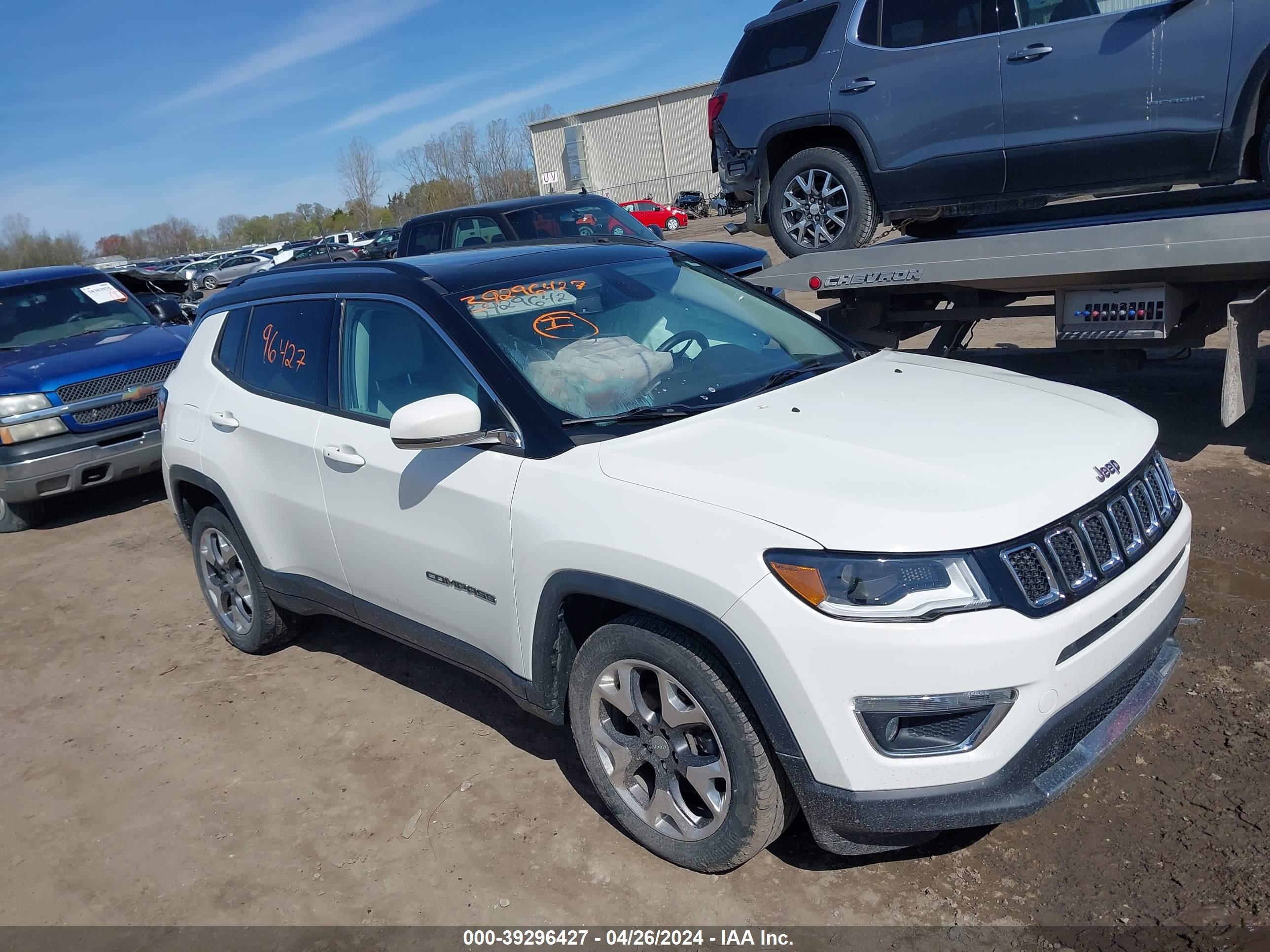 2019 Jeep Compass Limited 4X4 vin: 3C4NJDCB6KT674876