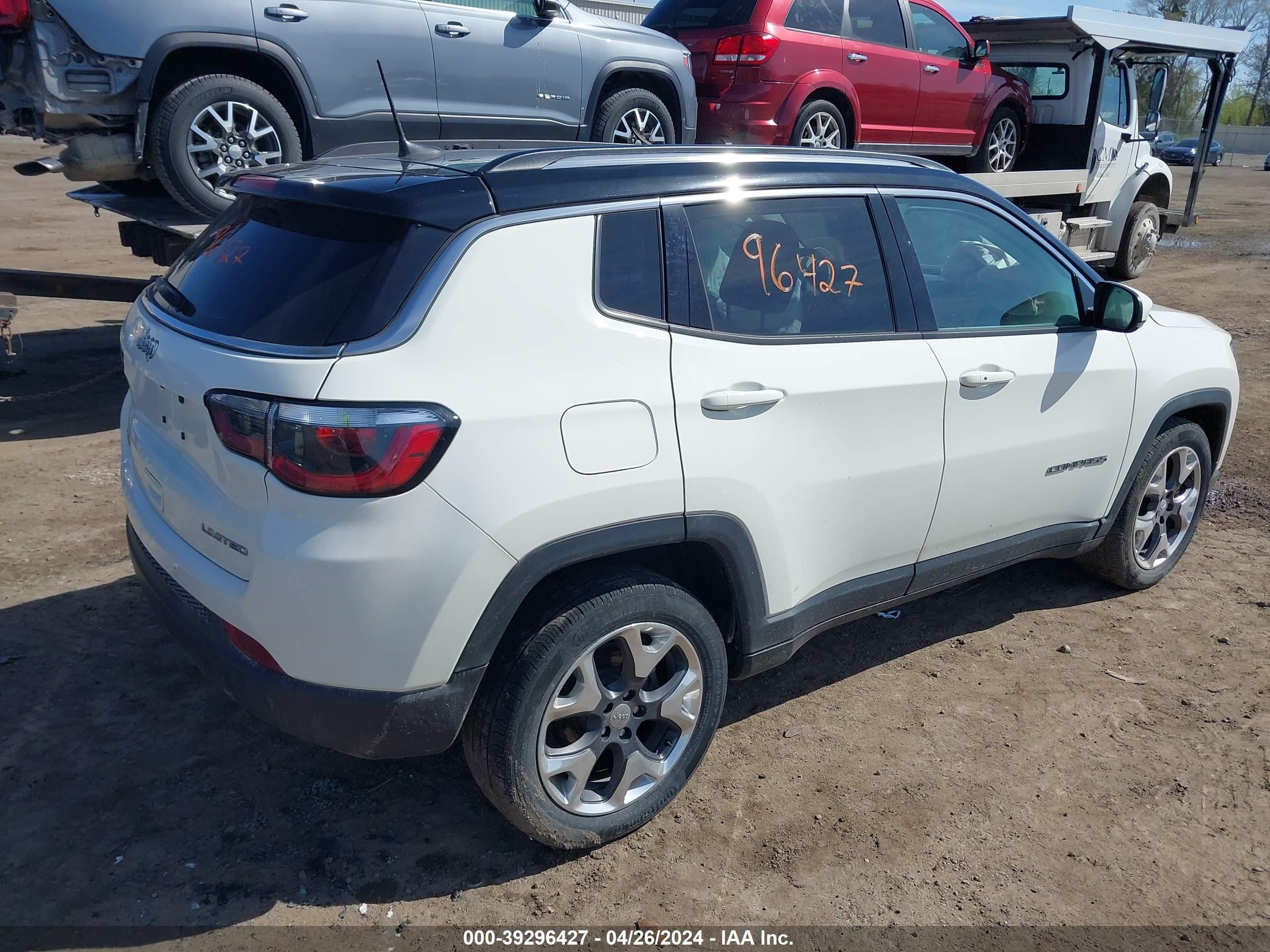 2019 Jeep Compass Limited 4X4 vin: 3C4NJDCB6KT674876