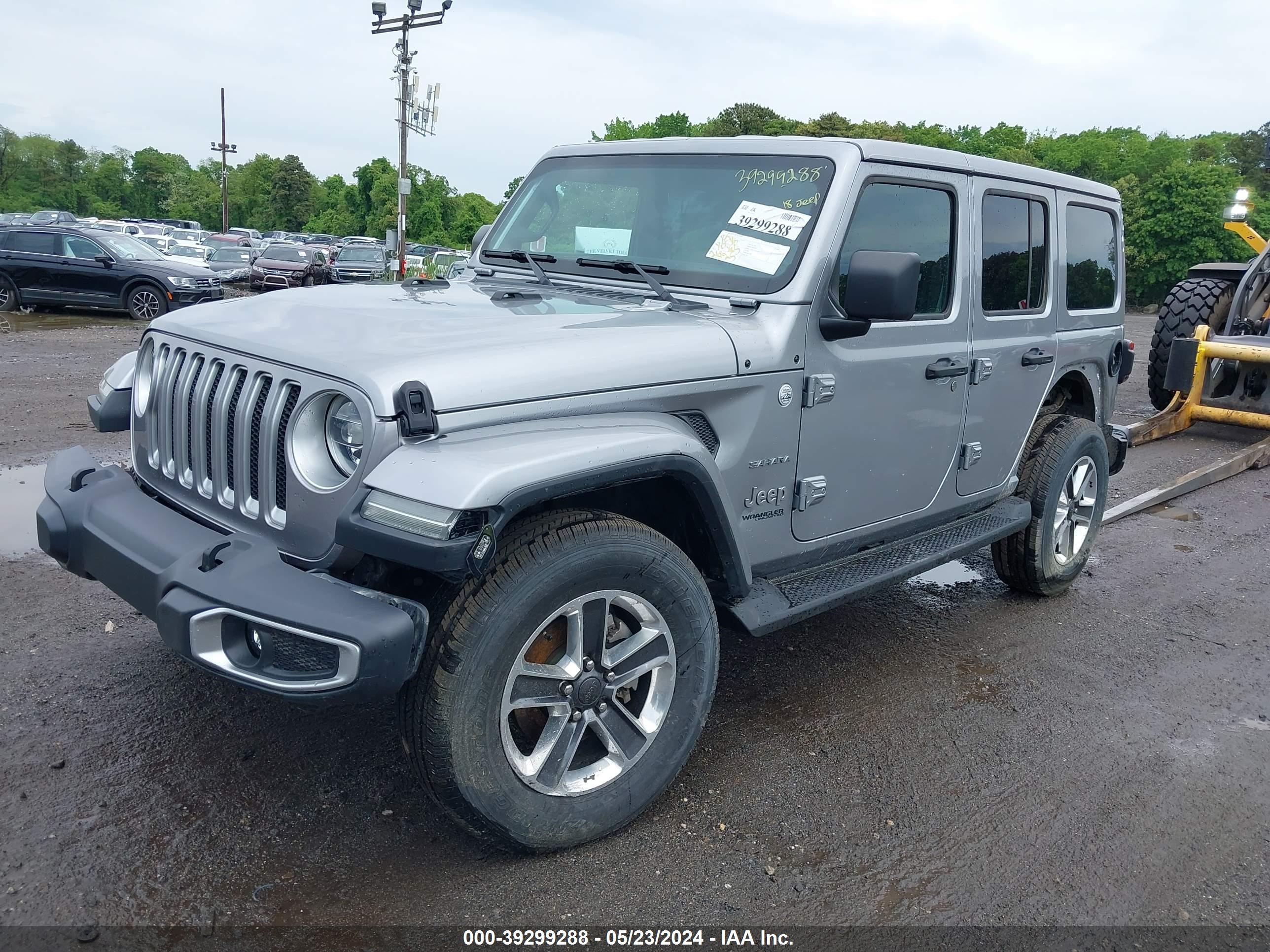 2018 Jeep Wrangler Unlimited Sahara 4X4 vin: 1C4HJXEG0JW170680