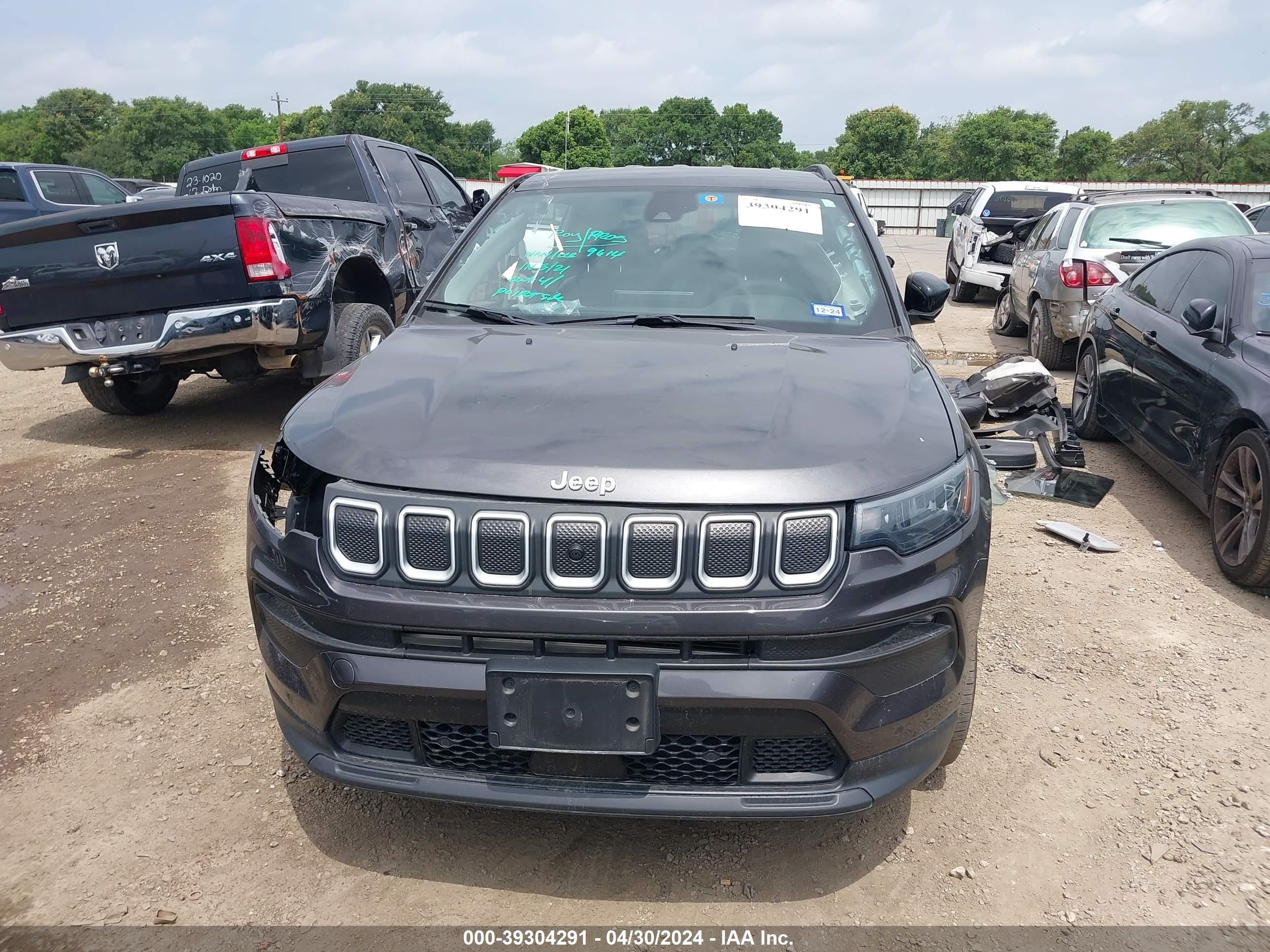 2022 Jeep Compass Latitude Lux 4X4 vin: 3C4NJDFB3NT125636