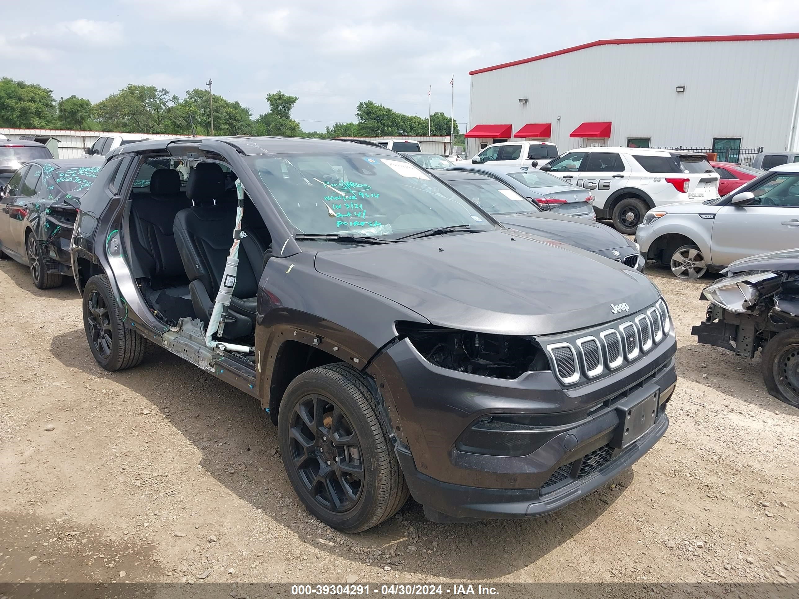 2022 Jeep Compass Latitude Lux 4X4 vin: 3C4NJDFB3NT125636