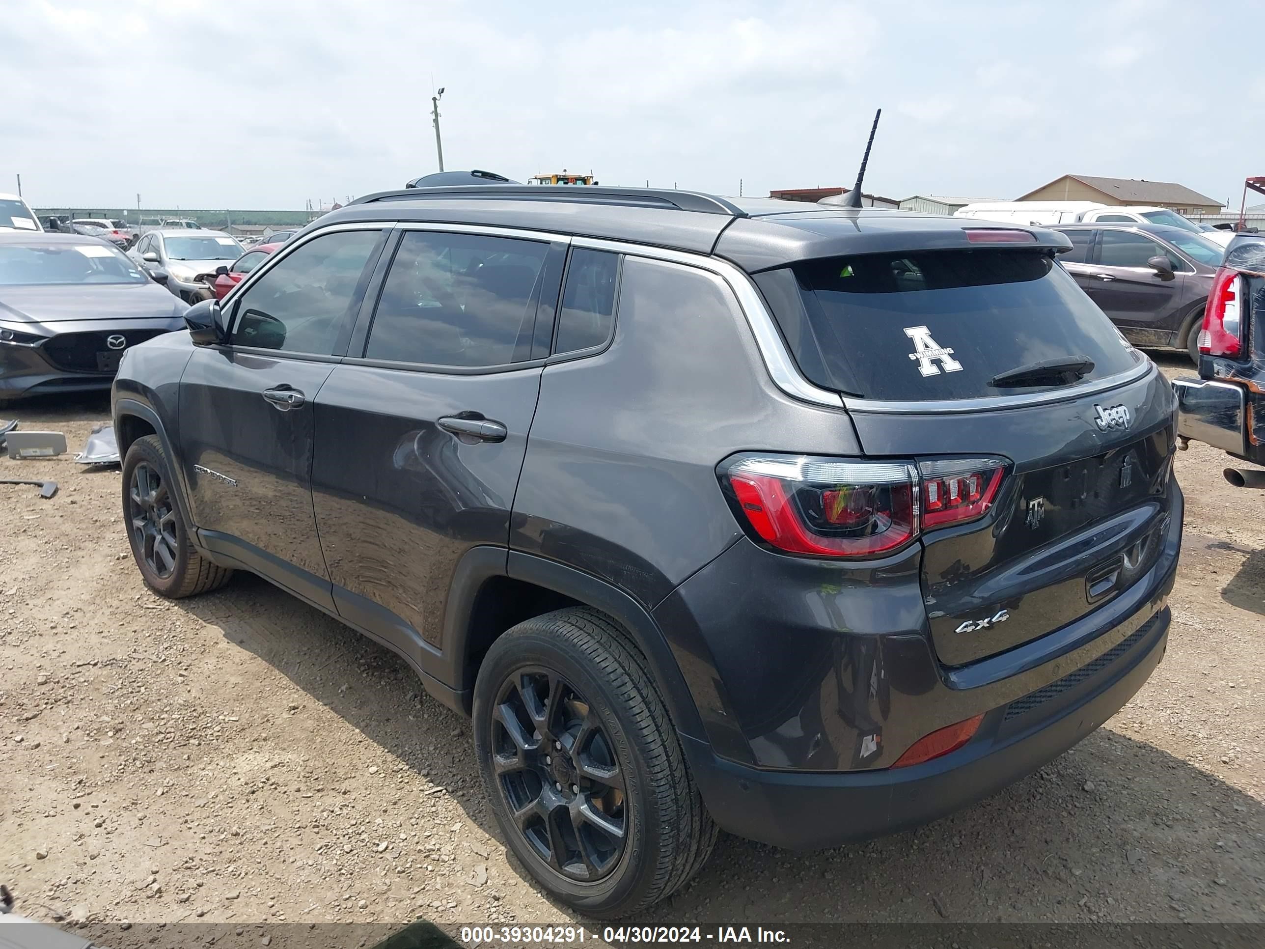 2022 Jeep Compass Latitude Lux 4X4 vin: 3C4NJDFB3NT125636