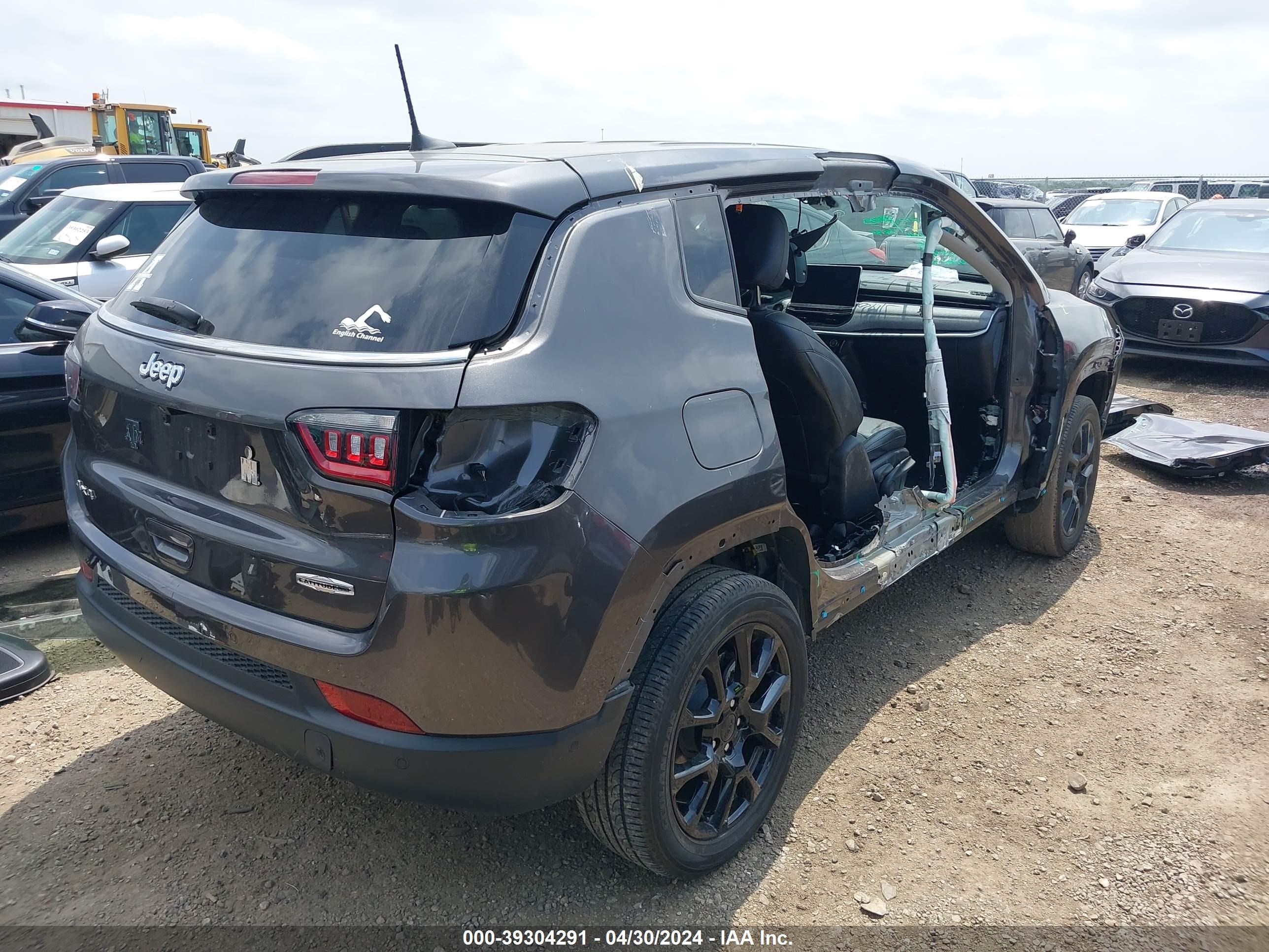 2022 Jeep Compass Latitude Lux 4X4 vin: 3C4NJDFB3NT125636