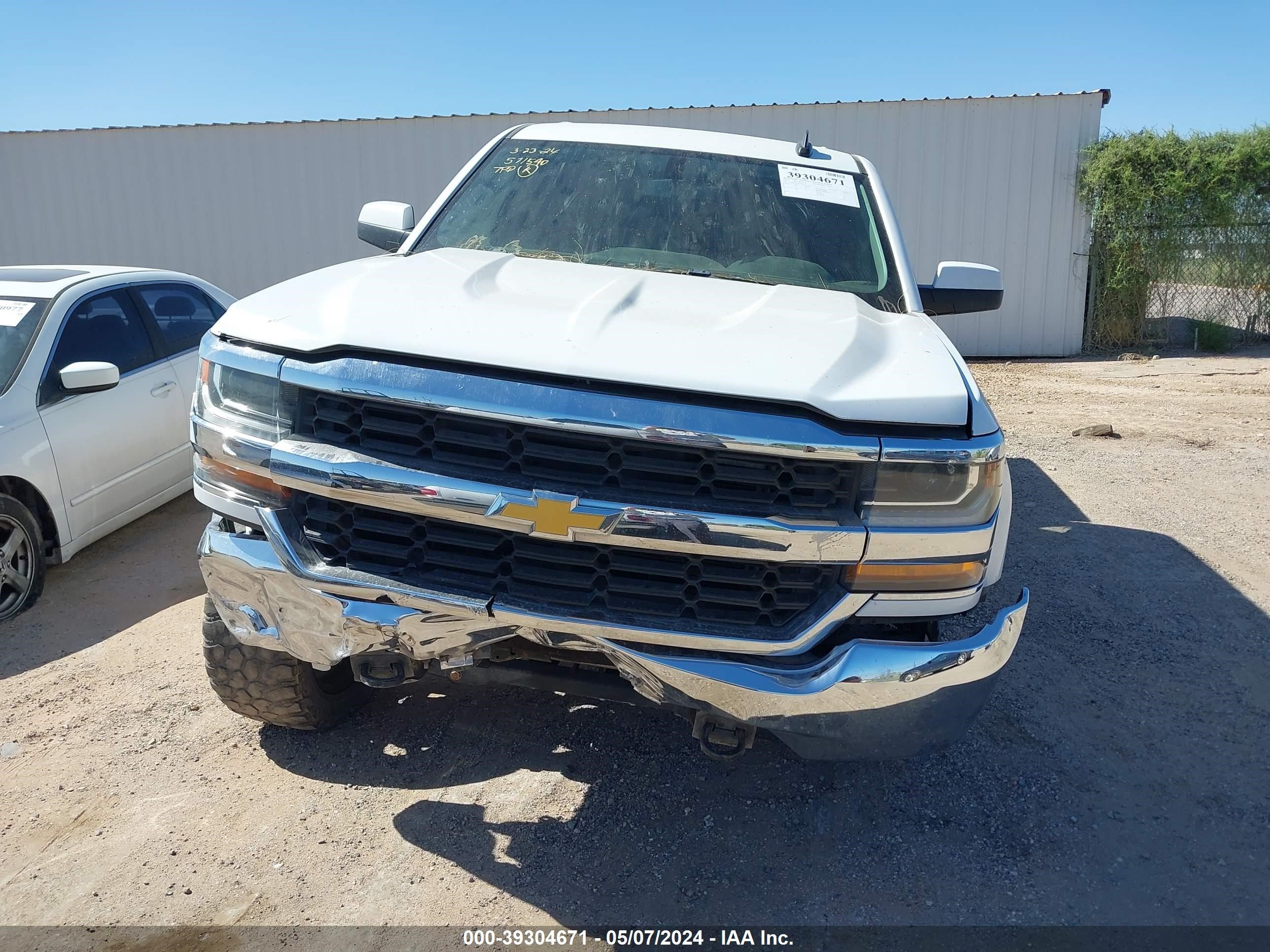 2018 Chevrolet Silverado 1500 1Lt vin: 3GCUKREC9JG285071