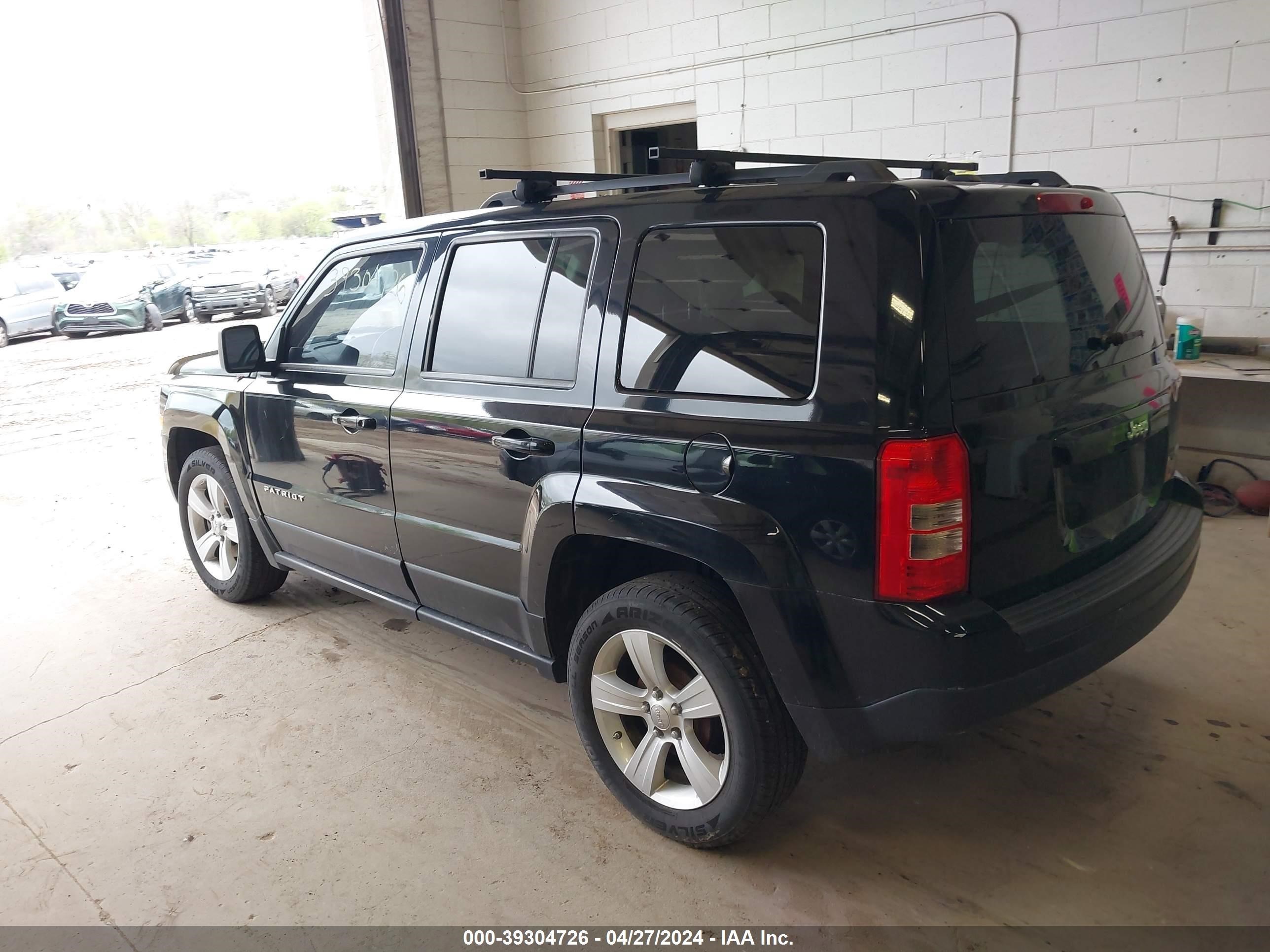 2012 Jeep Patriot Latitude vin: 1C4NJPFA8CD610186