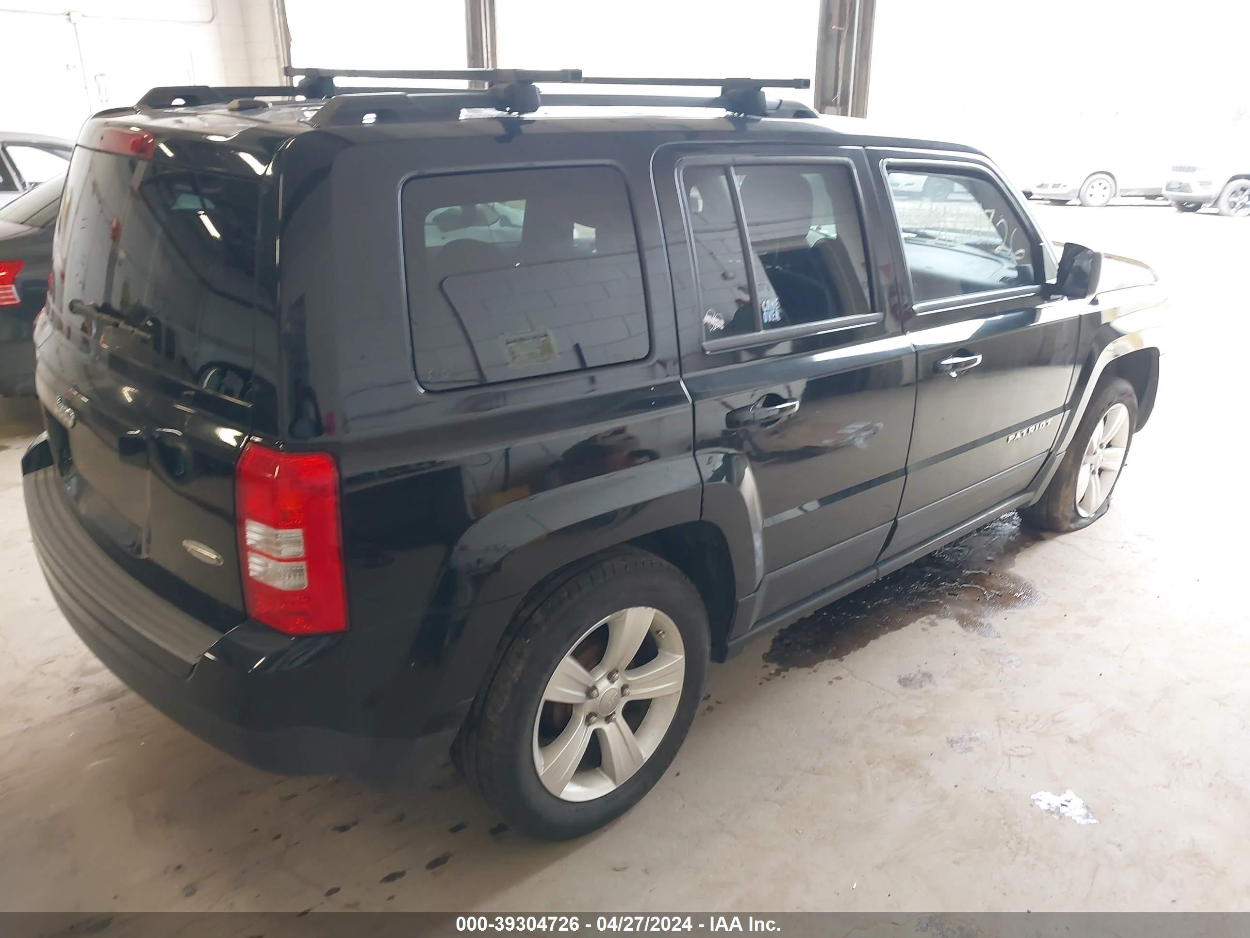 2012 Jeep Patriot Latitude vin: 1C4NJPFA8CD610186