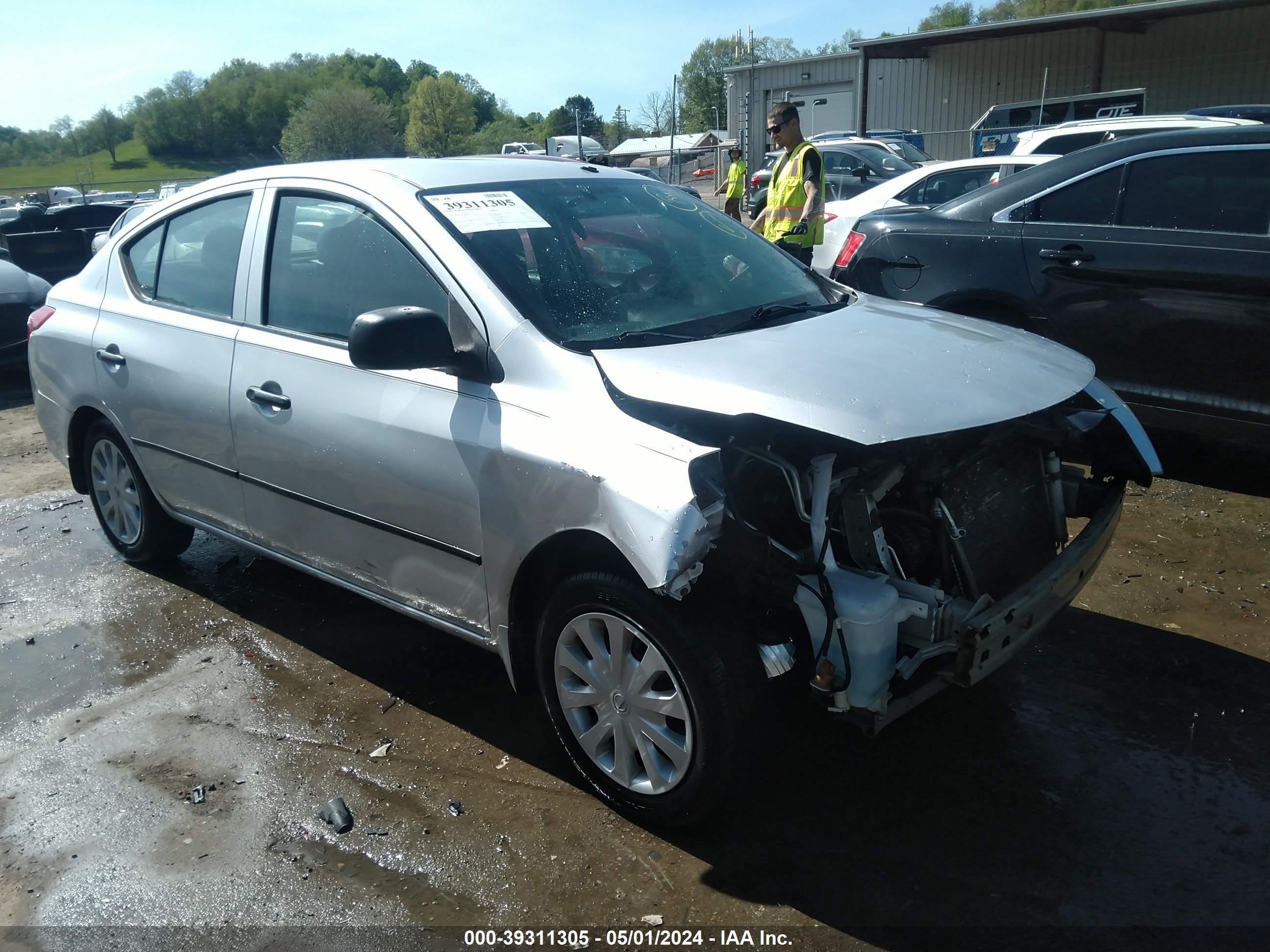 2015 Nissan Versa 1.6 S vin: 3N1CN7AP2FL827211